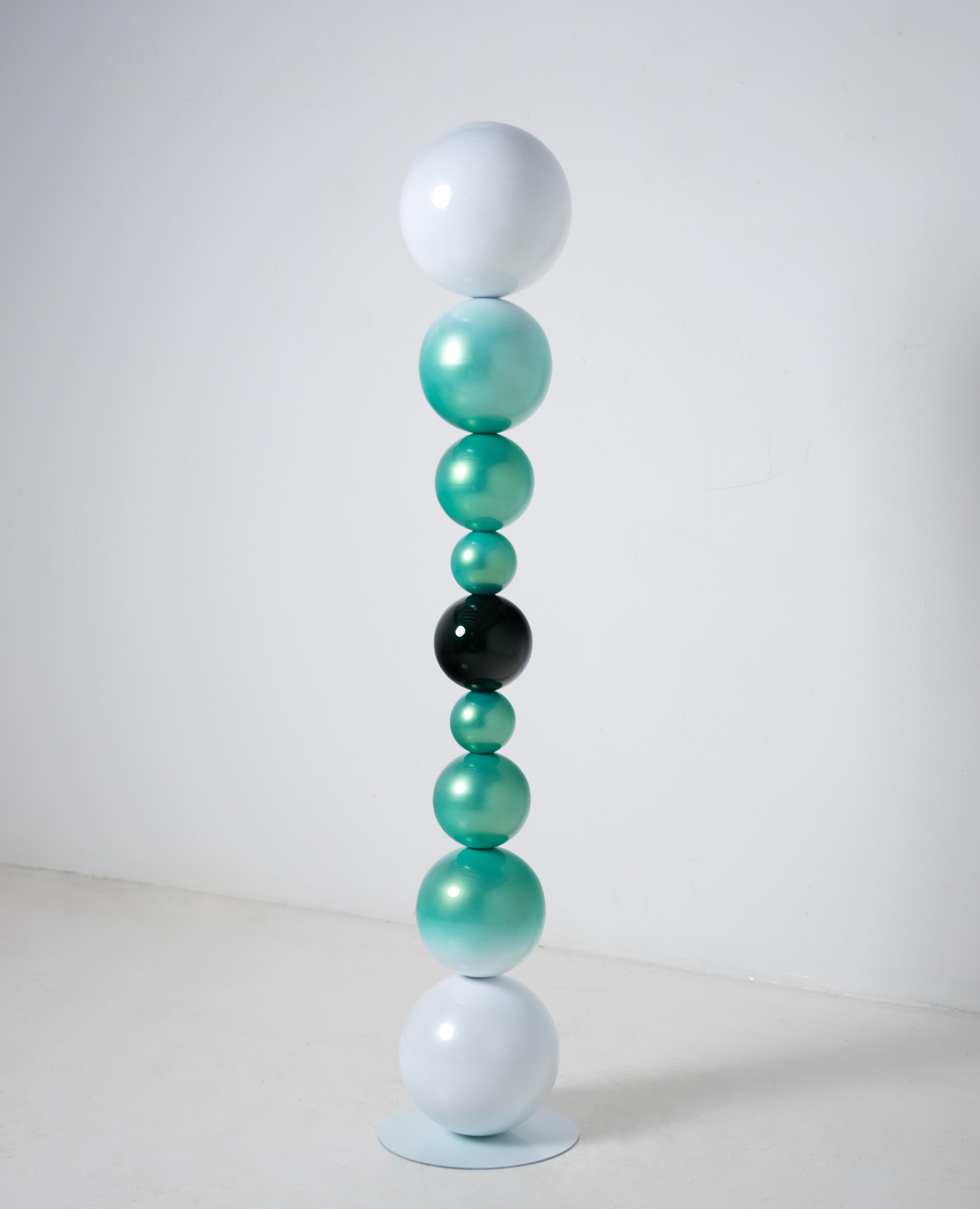 Scultura astratta "Echoes of Terrain" di Shawn Kolodny, 62" x 10" x 10".

Media: Steele e vernice per autoveicoli

Shawn Kolodny è un artista di Miami, Florida. Negli ultimi 15 anni ha creato installazioni su larga scala per istituzioni culturali e