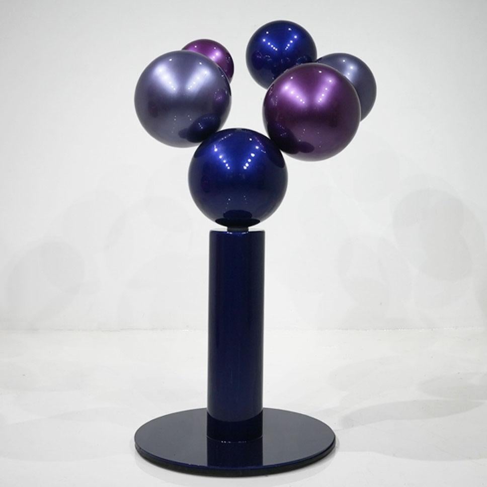 Scultura astratta "Lavender Drizzle" 54" x 30" x 30" di Shawn Kolodny
