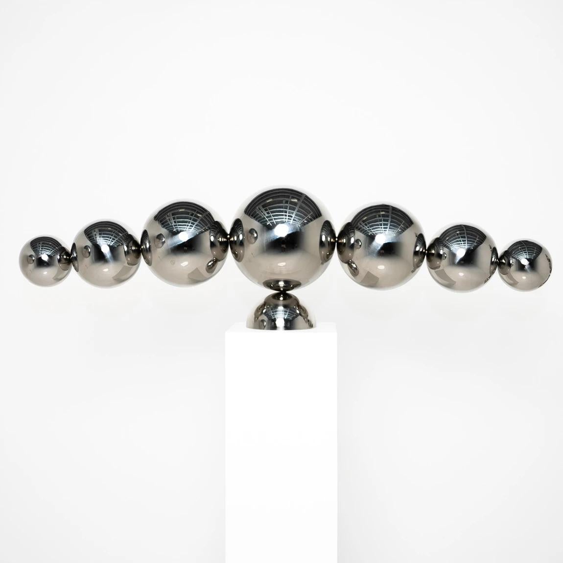 "EL PESO DEL MUNDO" Escultura de pared 16" x 55" x 12" in de Shawn Kolodny