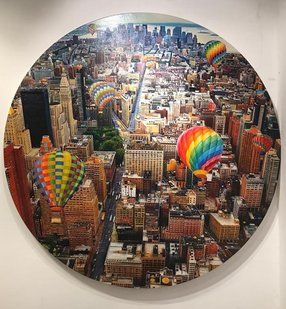 Shay Kun Landscape Painting - Balloons over Manhattan  