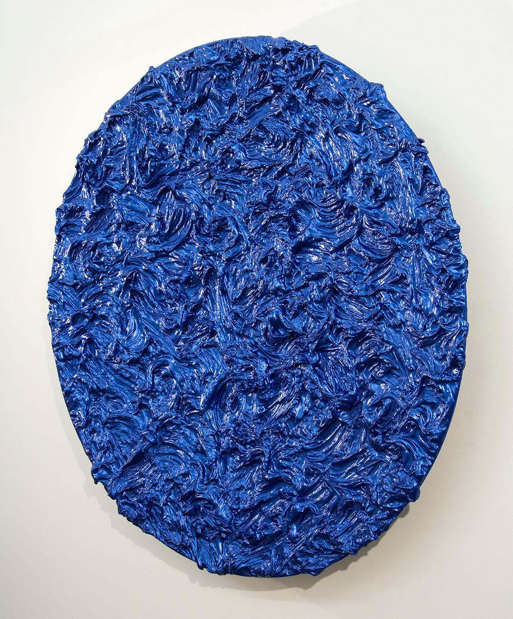 Tondo Storm Surge Cobalt - brillant, bleu, empâtement, abstrait, acrylique sur aluminium - Painting de Shayne Dark