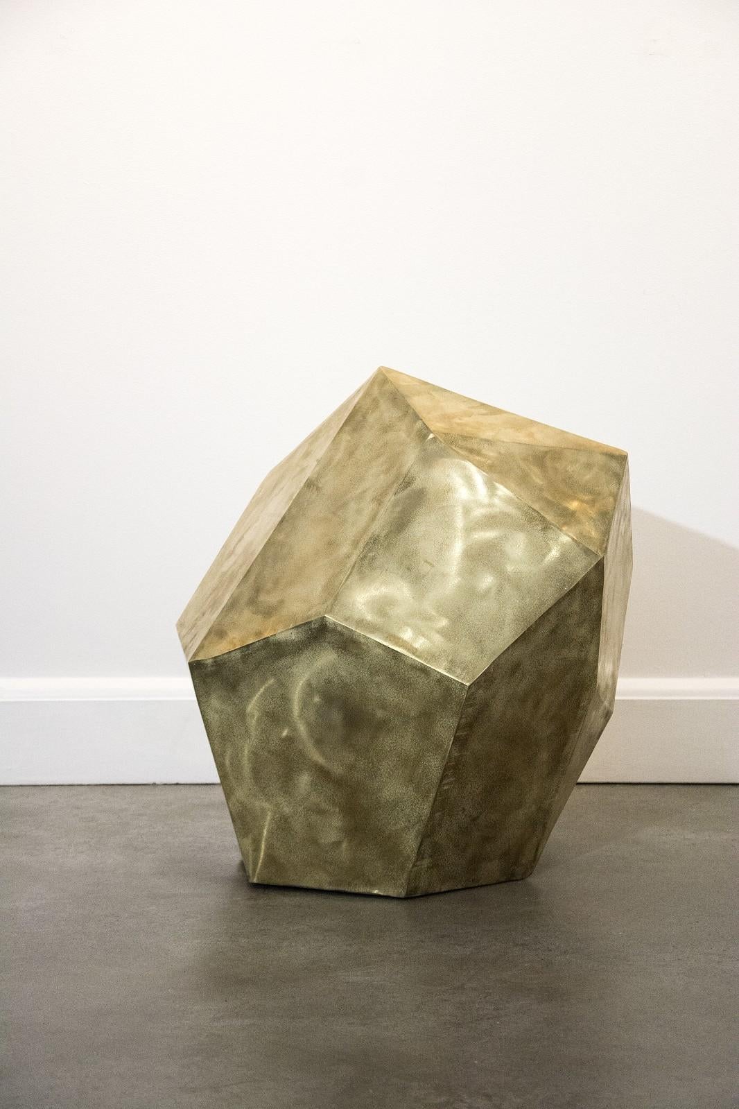 Glacial Series Tropfenstein – polygonale, abstrakte, Stahl- und Bronzeskulptur für den Innenraum (Abstrakt), Sculpture, von Shayne Dark