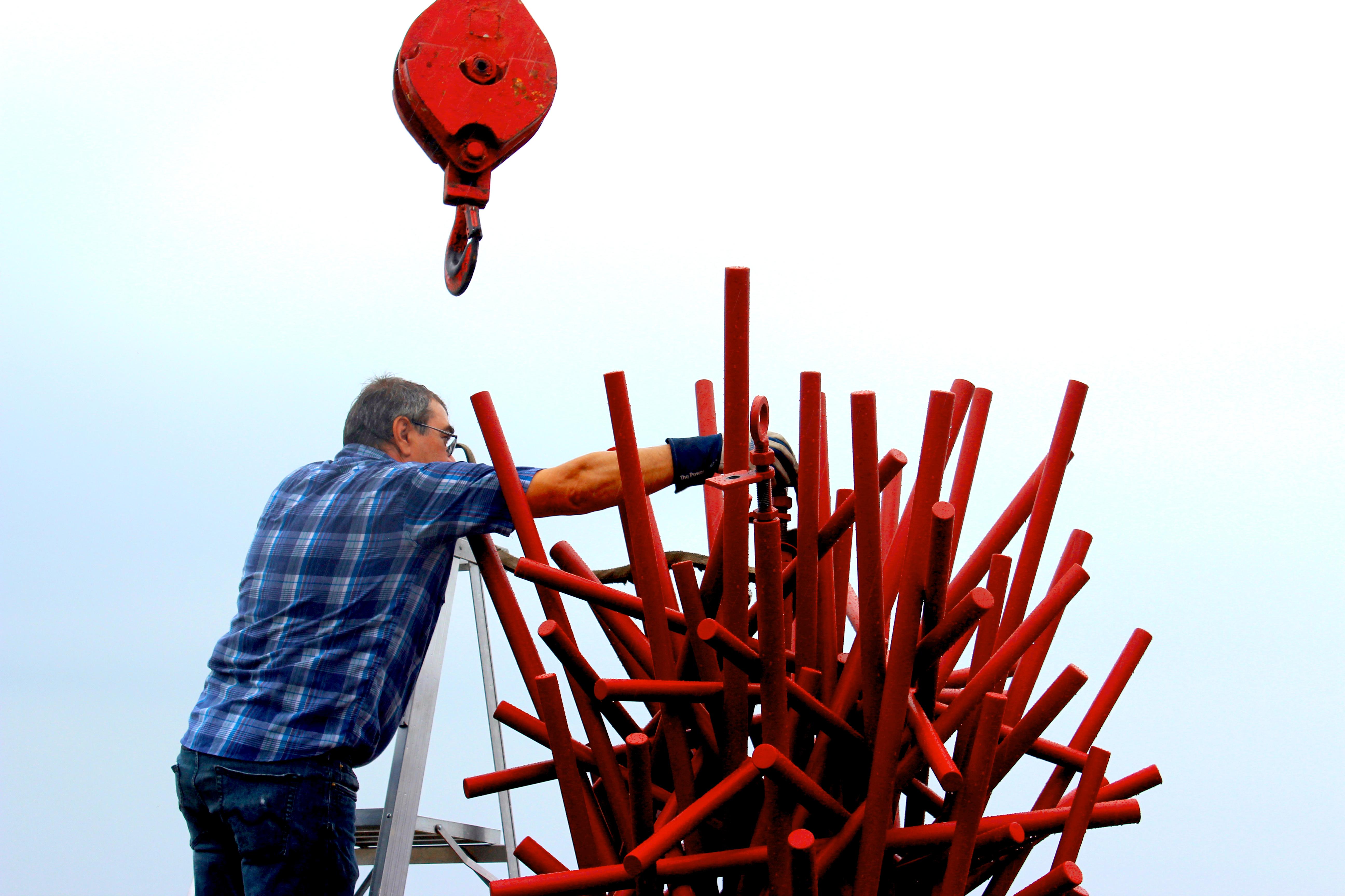 Tangled Column Red - Tall, bright, geometric abstract, coated steel sculpture For Sale 2