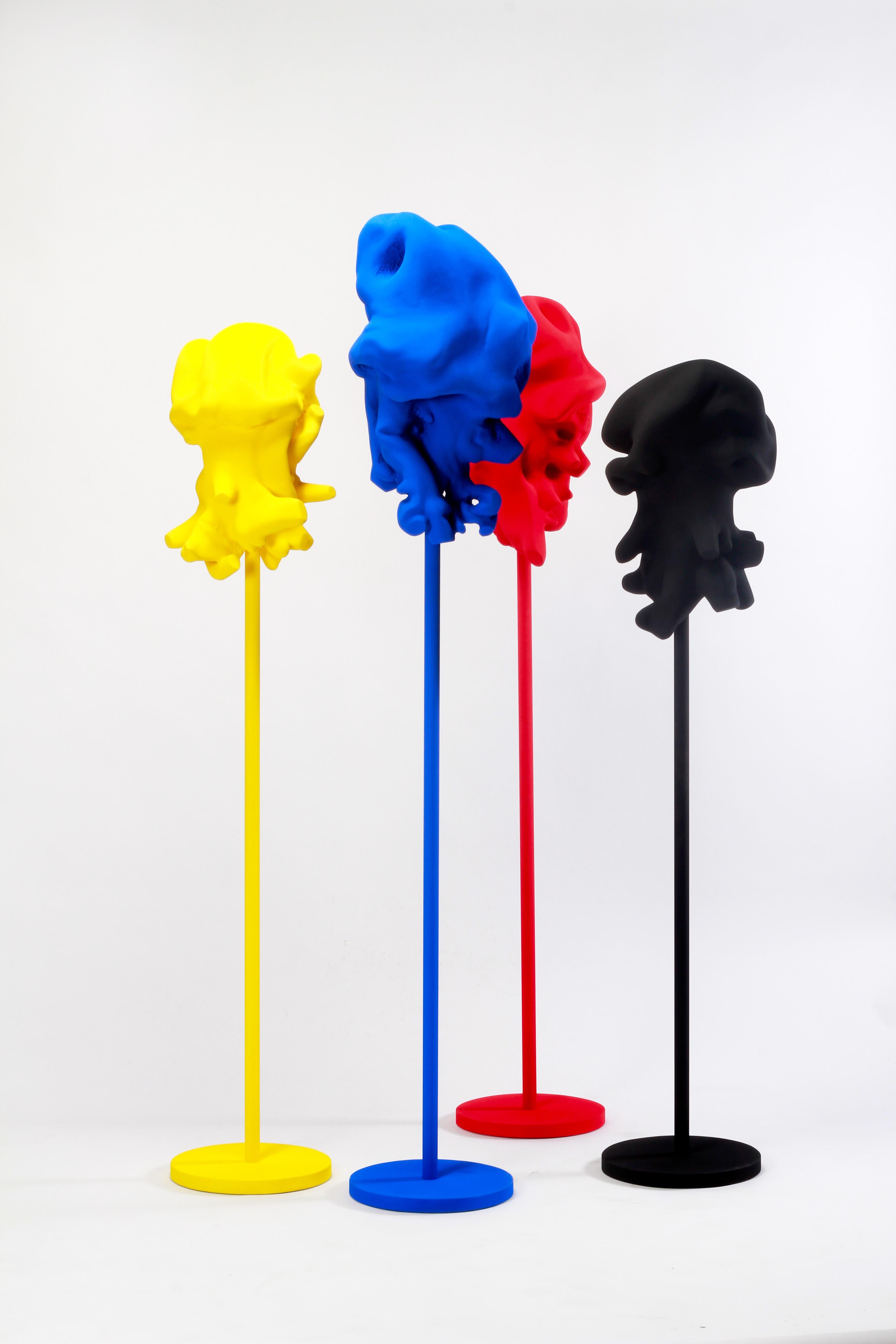Sculptures de hauteur en cascade - ludiques, rouges, bleues, jaunes, noires, peintes, bois en vente 2