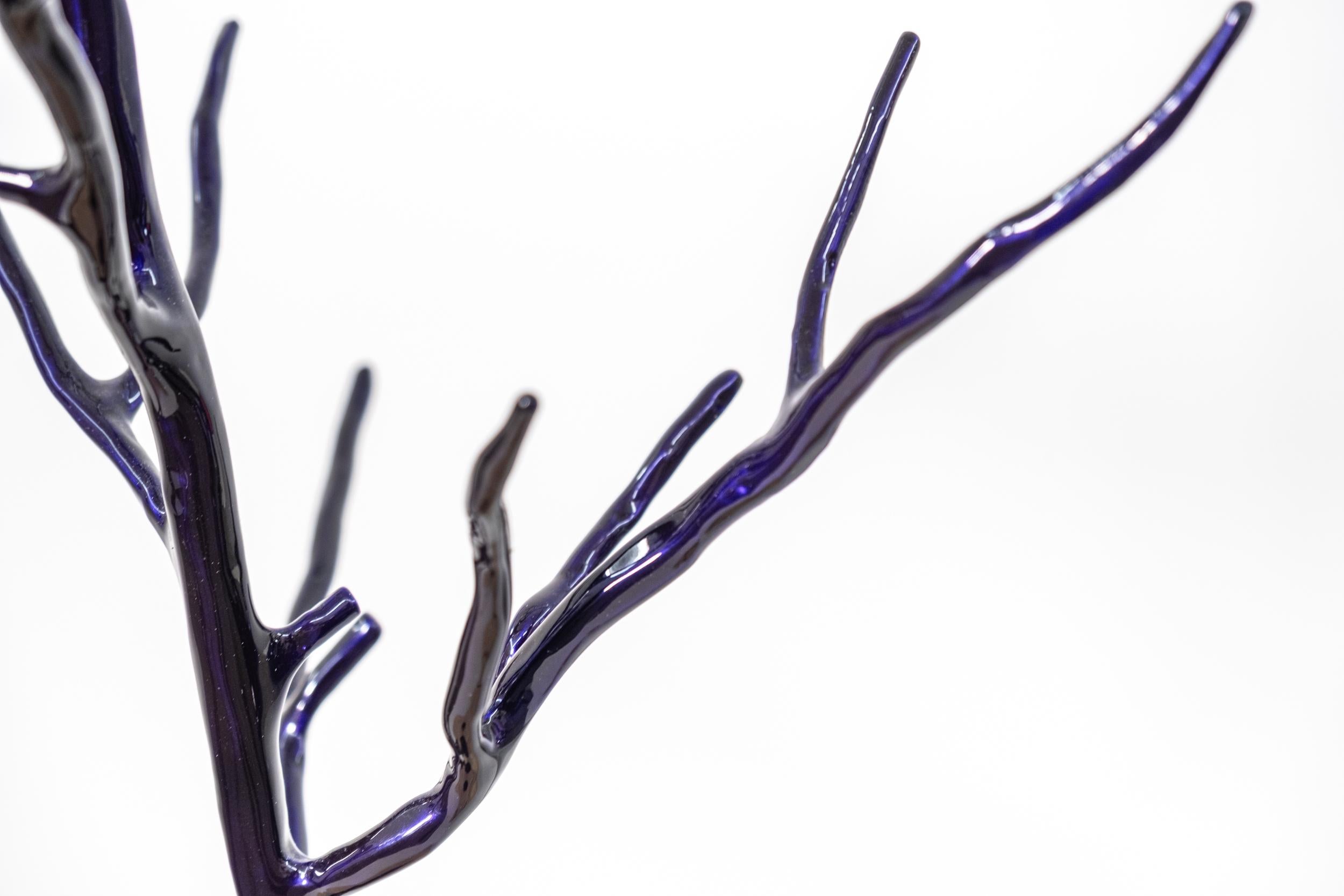 Winter-Purple Tree - scultura figurativa, contemporanea, in acciaio verniciato a polvere in vendita 2
