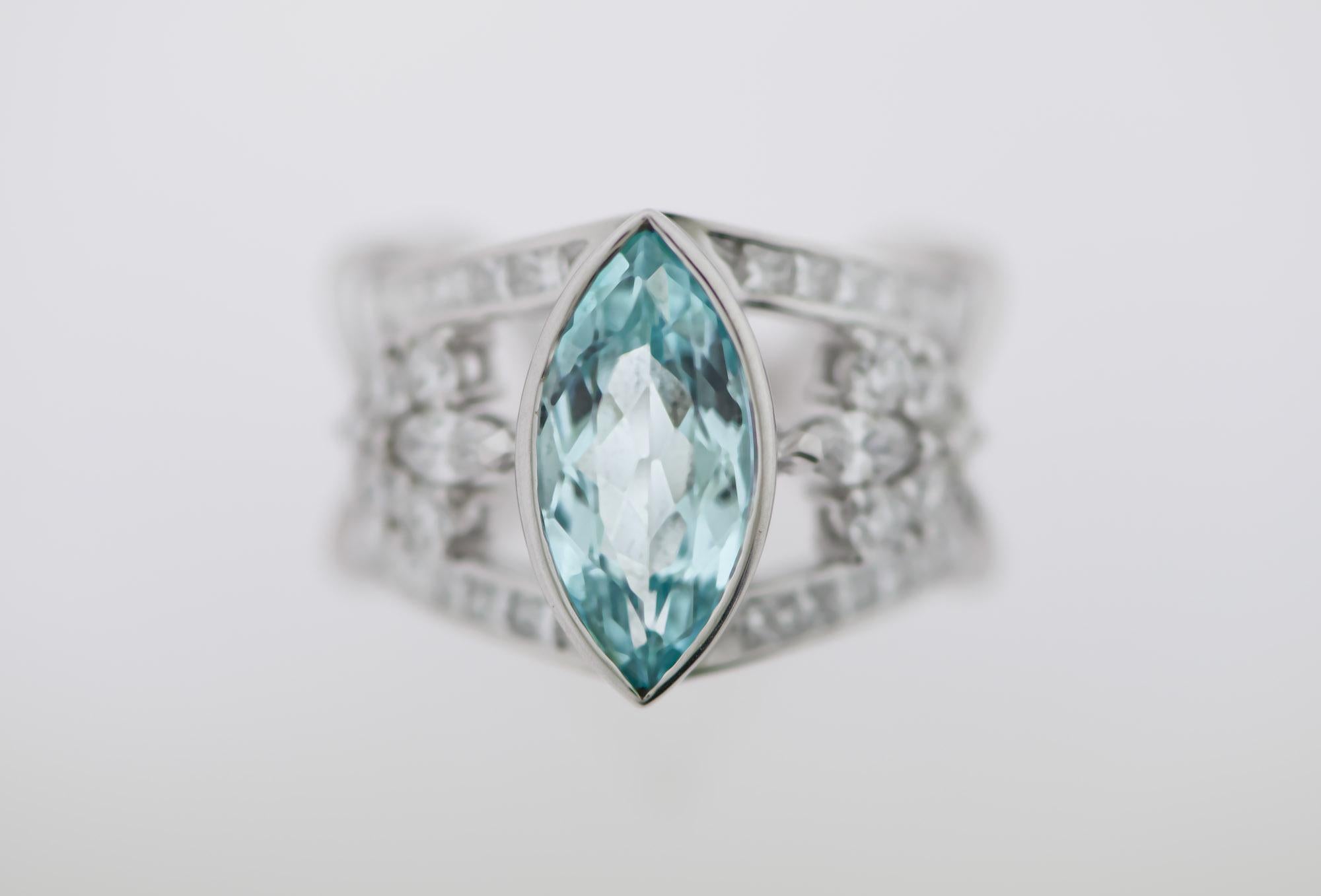 “SHE !” Love Collection Necklace 18k White Gold, Brilliants & Paraïba Tourmaline Damen im Angebot