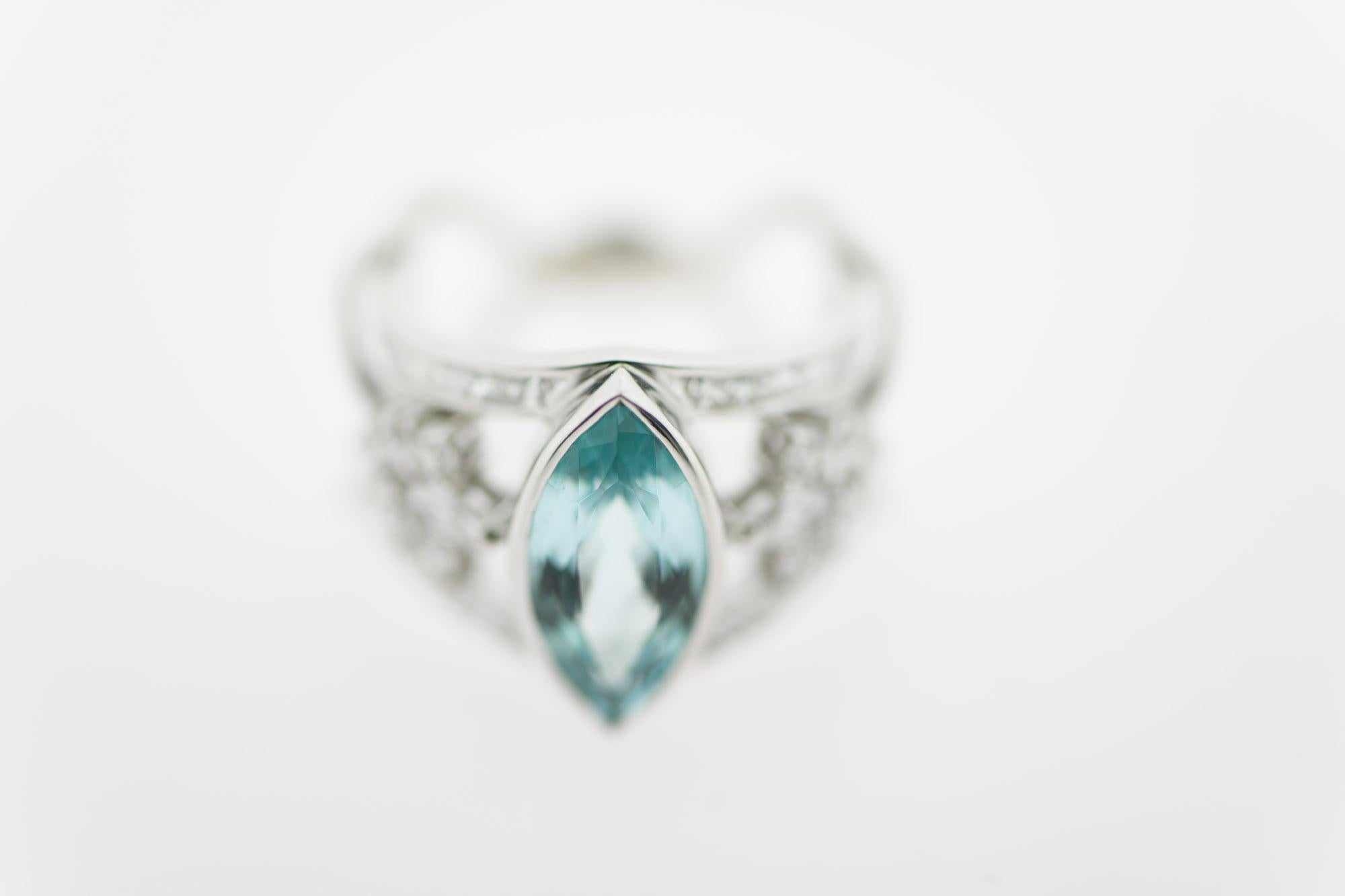 “SHE !” Love Collection Necklace 18k White Gold, Brilliants & Paraïba Tourmaline im Angebot 1