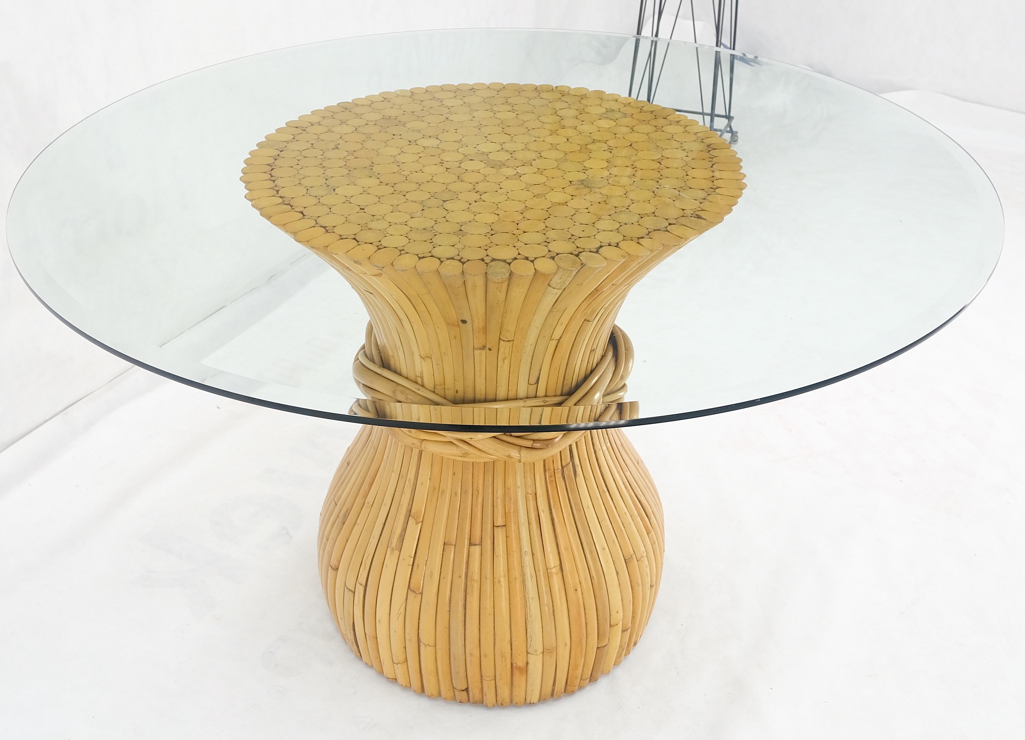 Table de salle à manger en bambou avec plateau en verre en forme d'oignon MINT Bon état - En vente à Rockaway, NJ