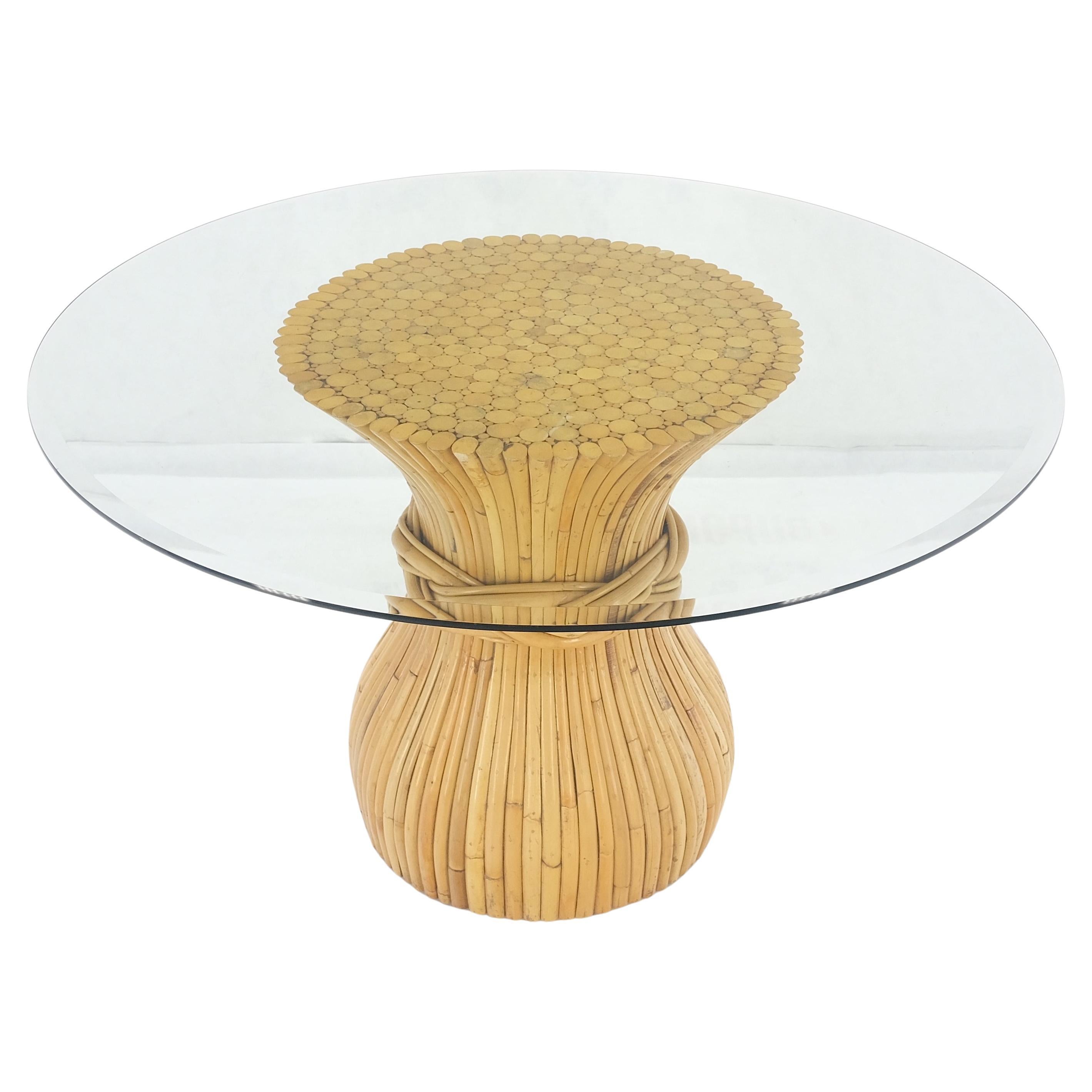 Sheaf of Bamboo Tavolo da pranzo rotondo con piano in vetro a forma di cipolla con piedistallo singolo MINT