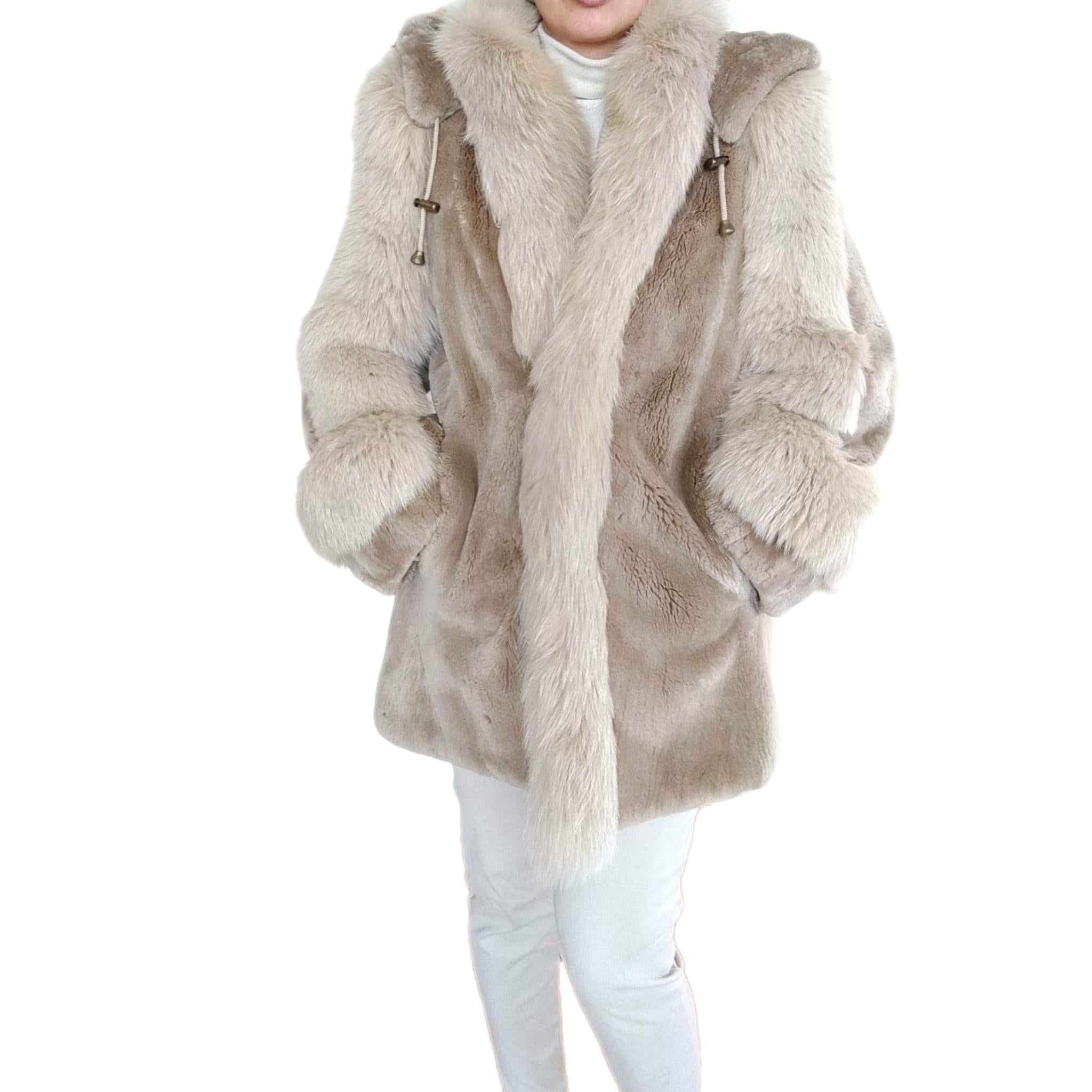 Mantel aus geschorenem Biberpelz mit Pelzbesatz (Größe 8-M) Damen im Angebot