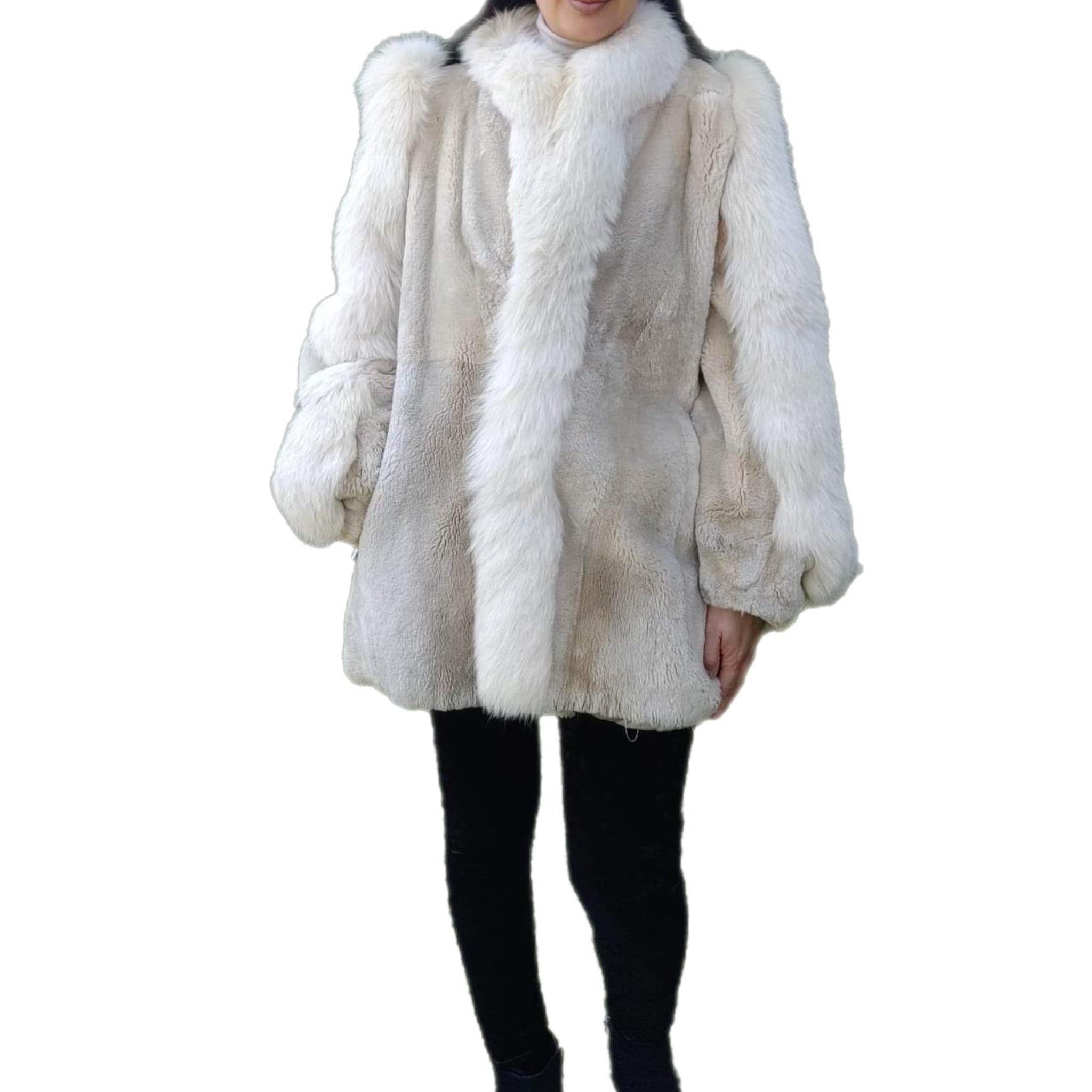 Manteau en fourrure de castor tondu avec bordure en fourrure (Taille 8-M)