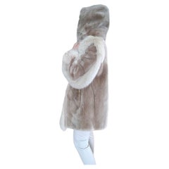 Manteau en fourrure de castor tondu avec bordure en fourrure (Taille 8-M)