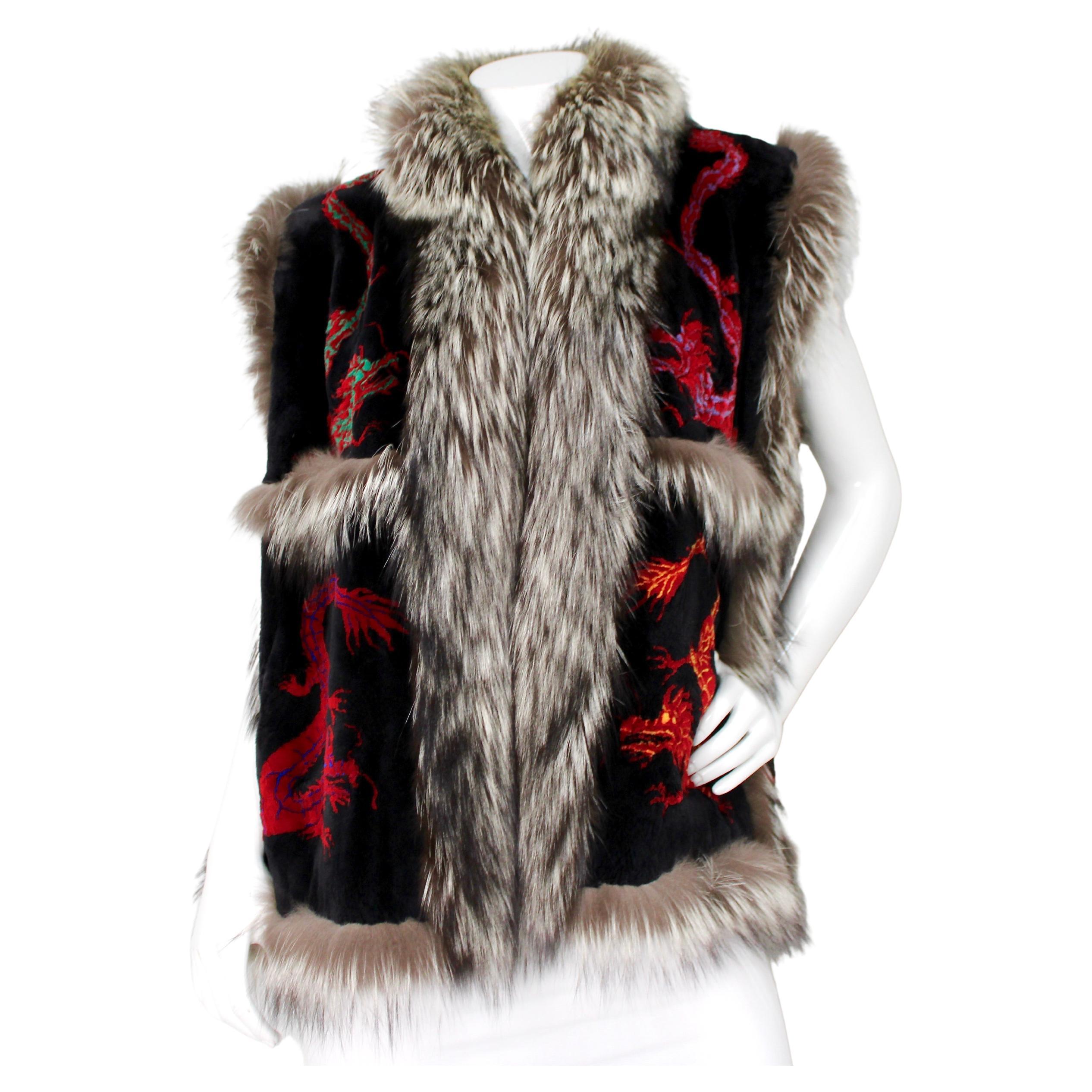 Sheared Mink 
Fox Fur Dragon Print Vest en venta