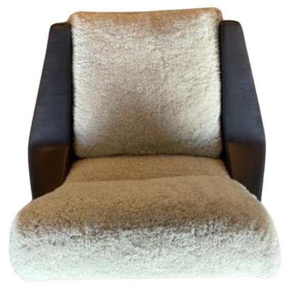 Hand-Crafted MLB Trousdale Armchair in Shearling and Black Leather For Sale