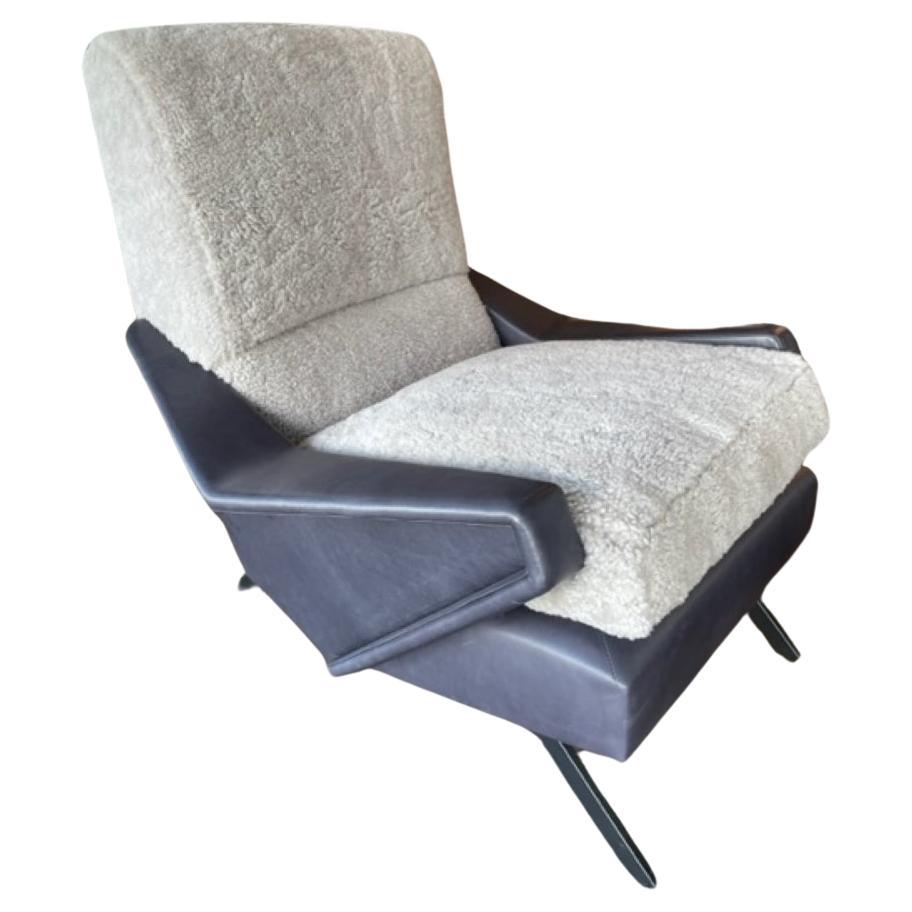 MLB Trousdale Armchair in Shearling and Black Leather For Sale