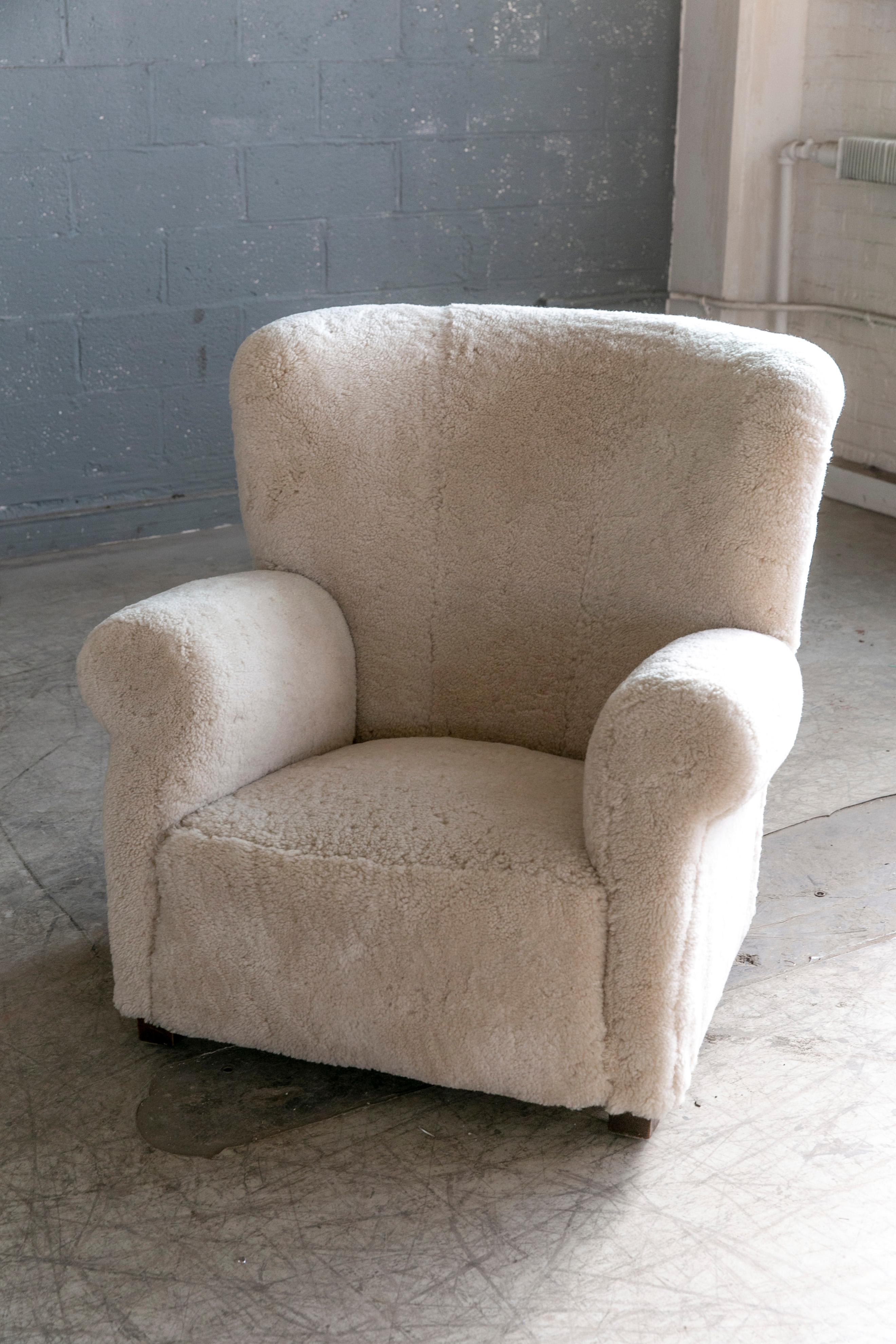 Mid-20th Century Shearling Pair of Danish Fritz Hansen Model 1518 Large Size Club Chairs 1940's