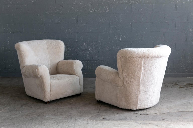 Shearling Pair of Danish Fritz Hansen Model 1518 Large Size Club Chairs 1940's For Sale 1