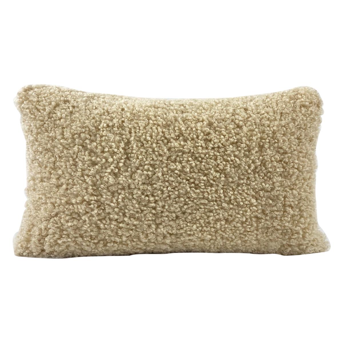 Coussin en peau de mouton de mouton, lin foncé 35 x 60 cm en vente