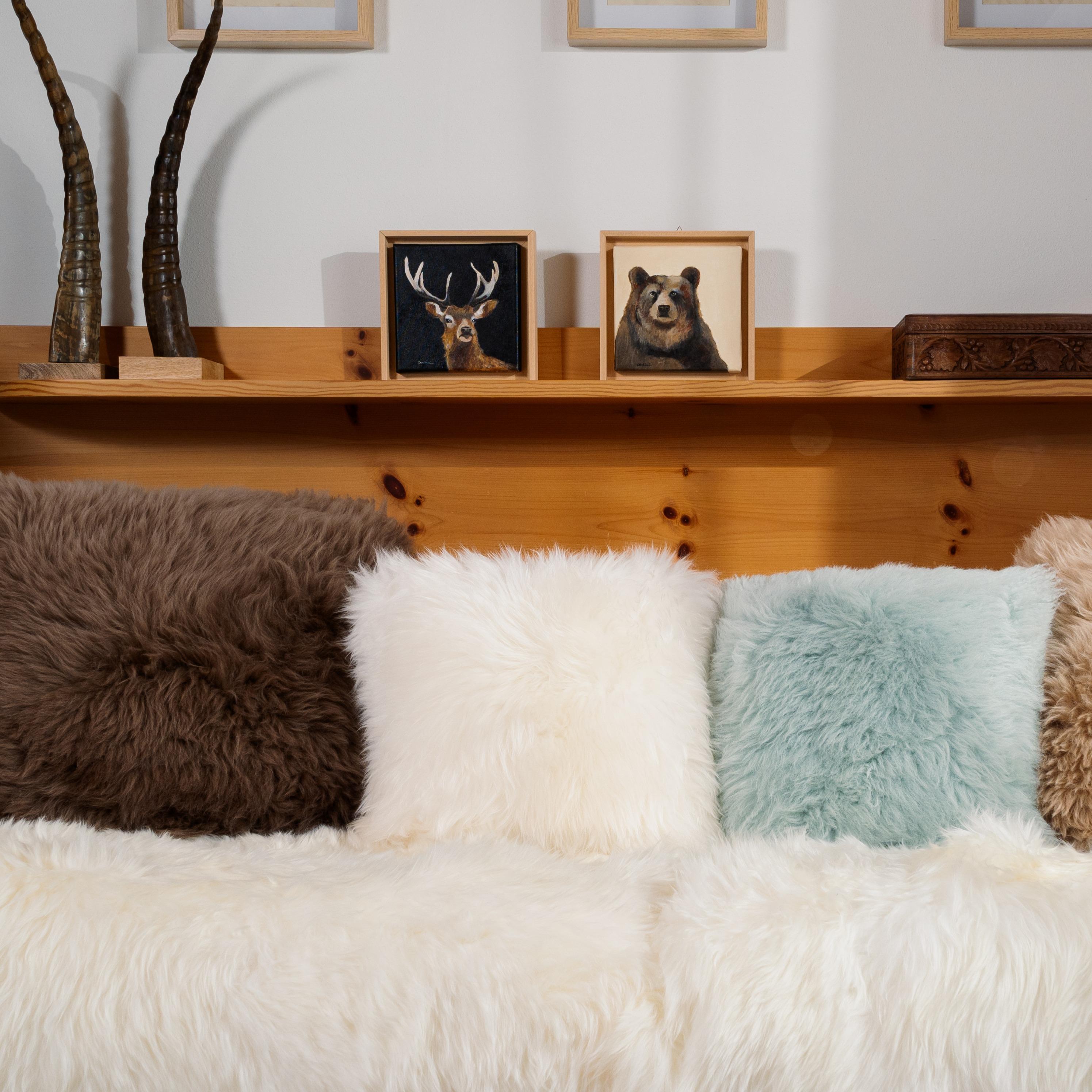 Weißes Kissen aus Schafsfell von Muchi Decor, hergestellt in Italien im Zustand „Neu“ im Angebot in Poviglio, IT