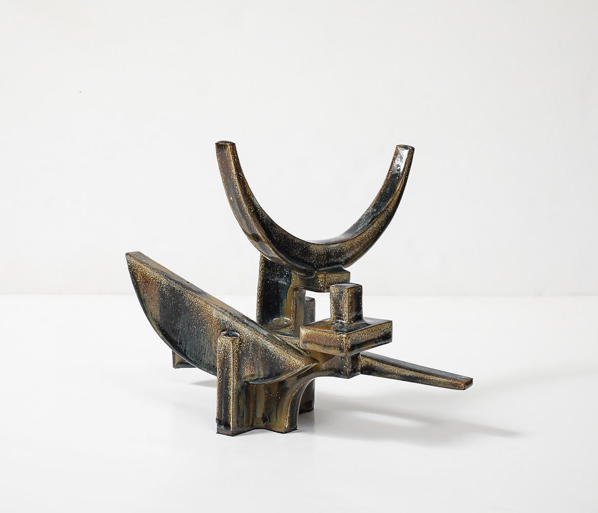 Shedu, escultura de cerámica de Joris Grelet en Nuevo estado para la venta en New York, NY