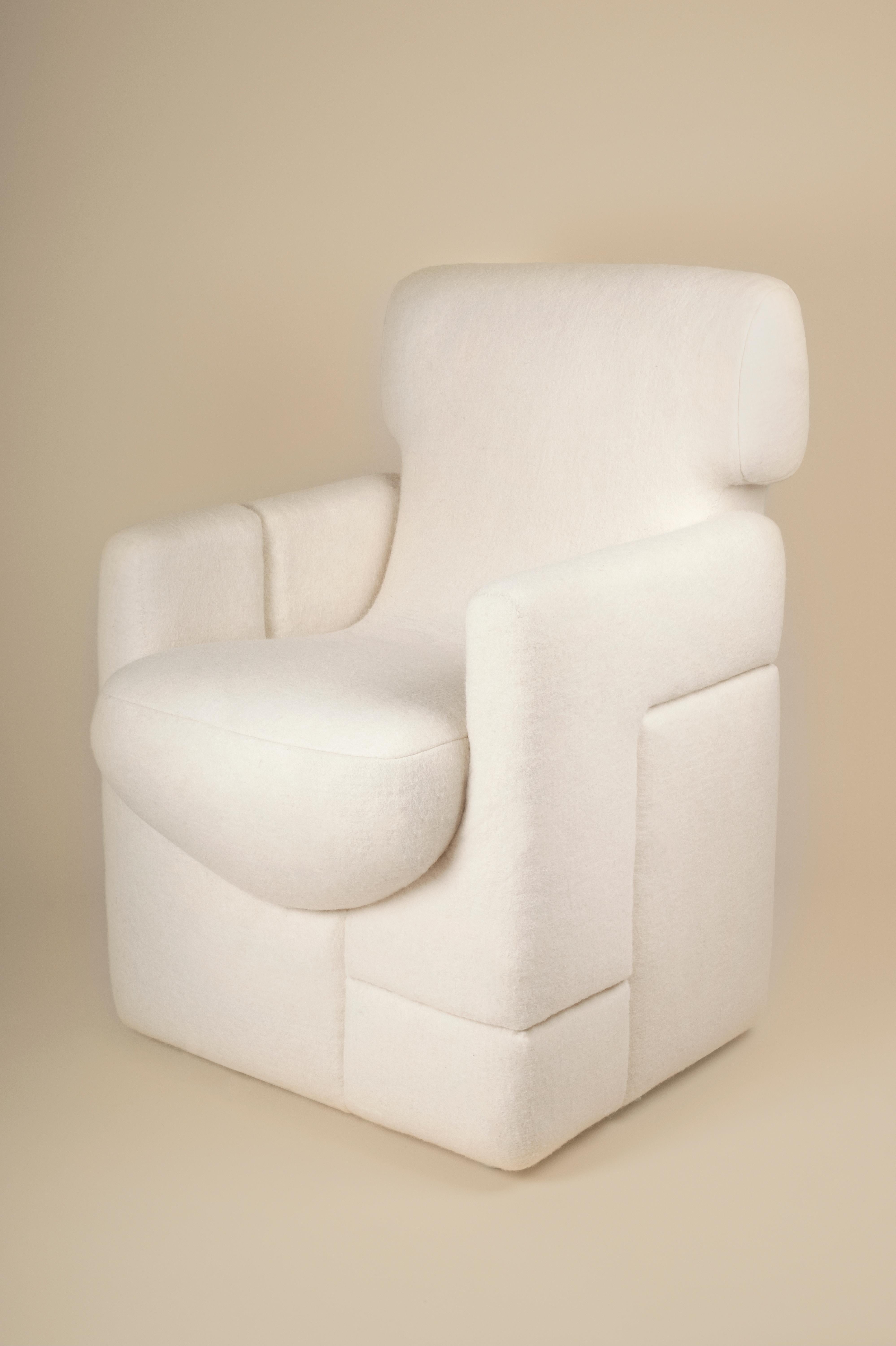 Moderne Chaise de salle à manger en mouton par Studio Ahead en vente