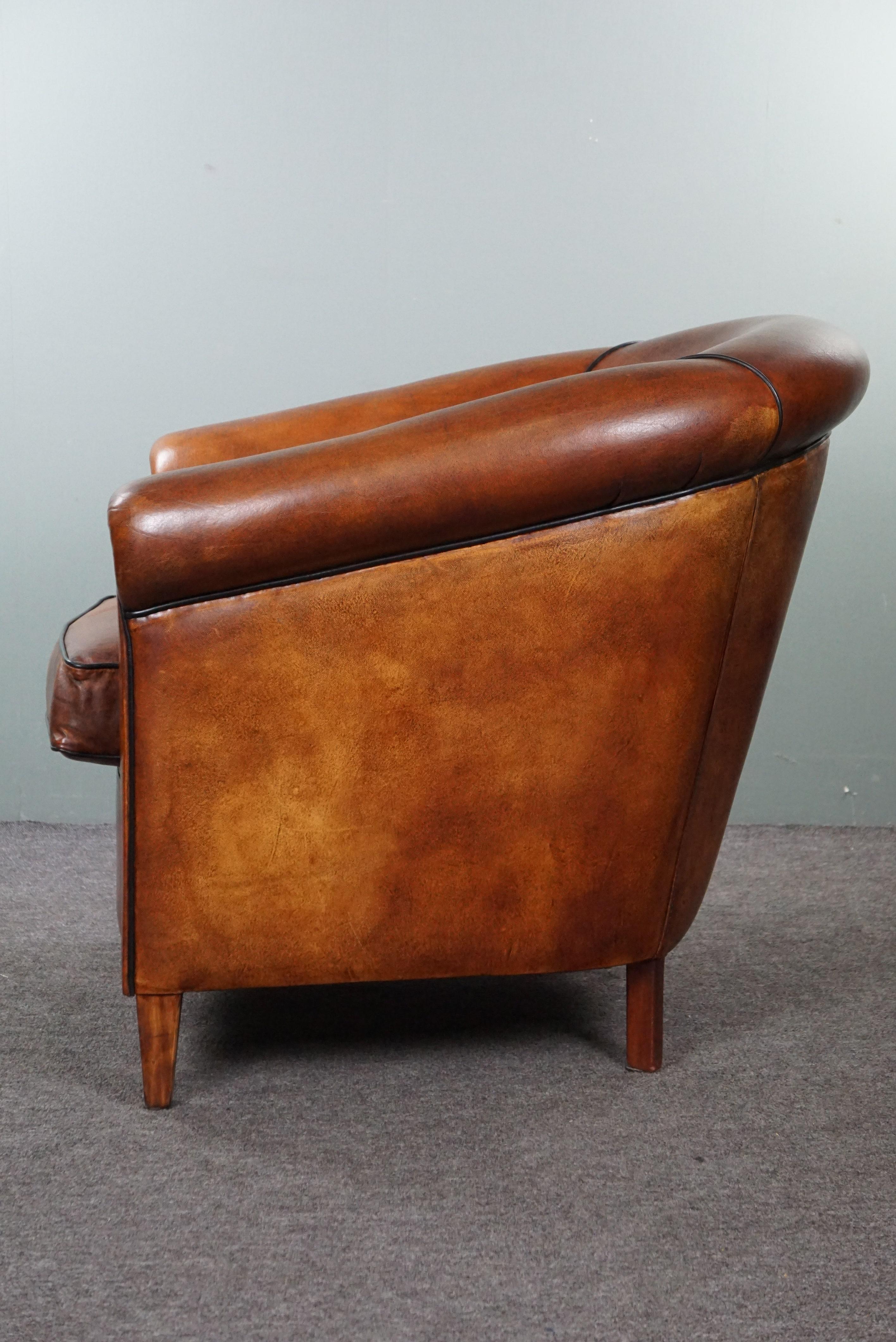 Sheep leather club clubchair in very good condition In Good Condition For Sale In Harderwijk, NL