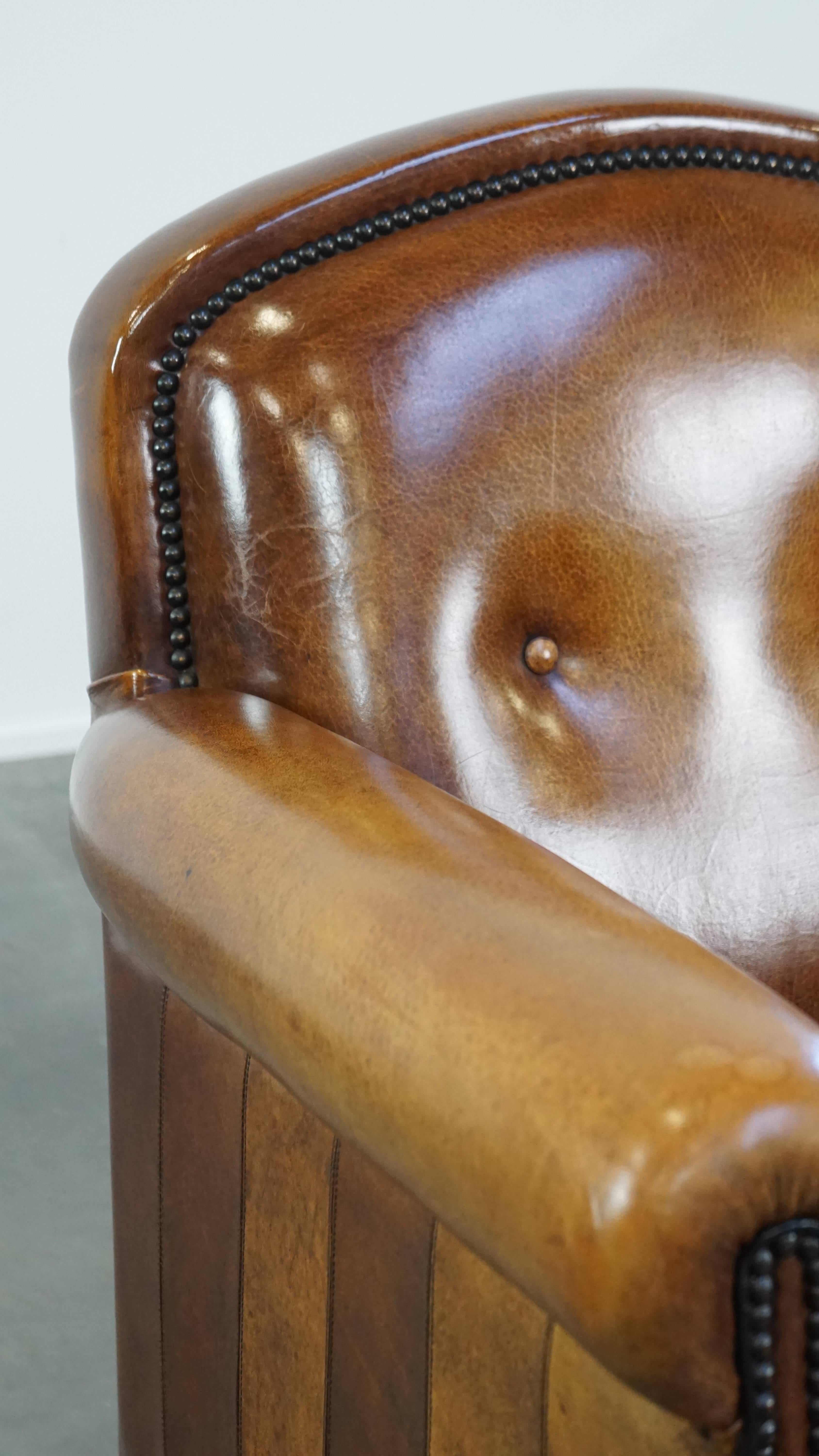 Sheep leather design armchair finished with decorative nails and black piping For Sale 5