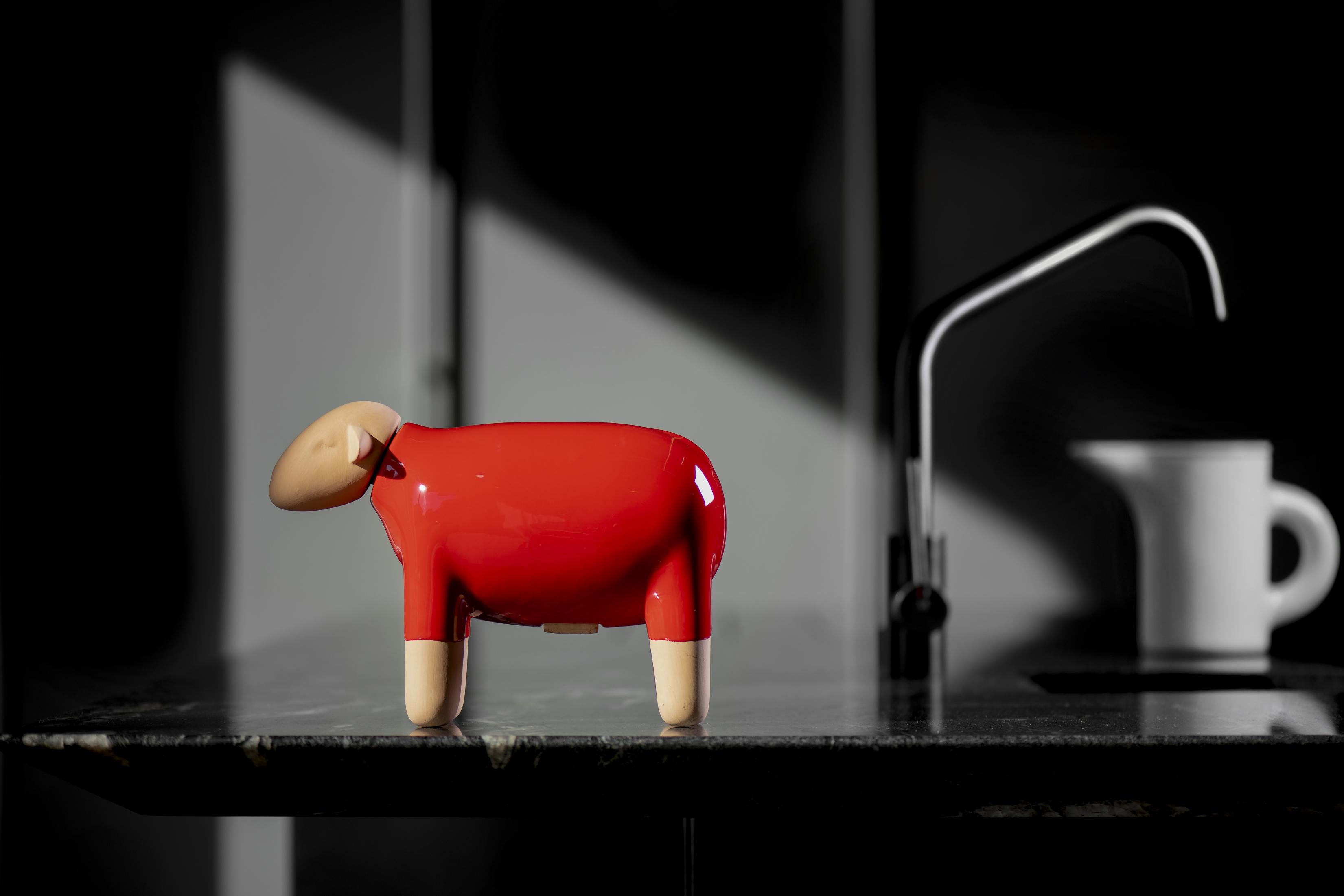 Sheep Moneybox Pop Art, Rot, Hergestellt in Italien, 2022, neue Kollektion (Moderne) im Angebot