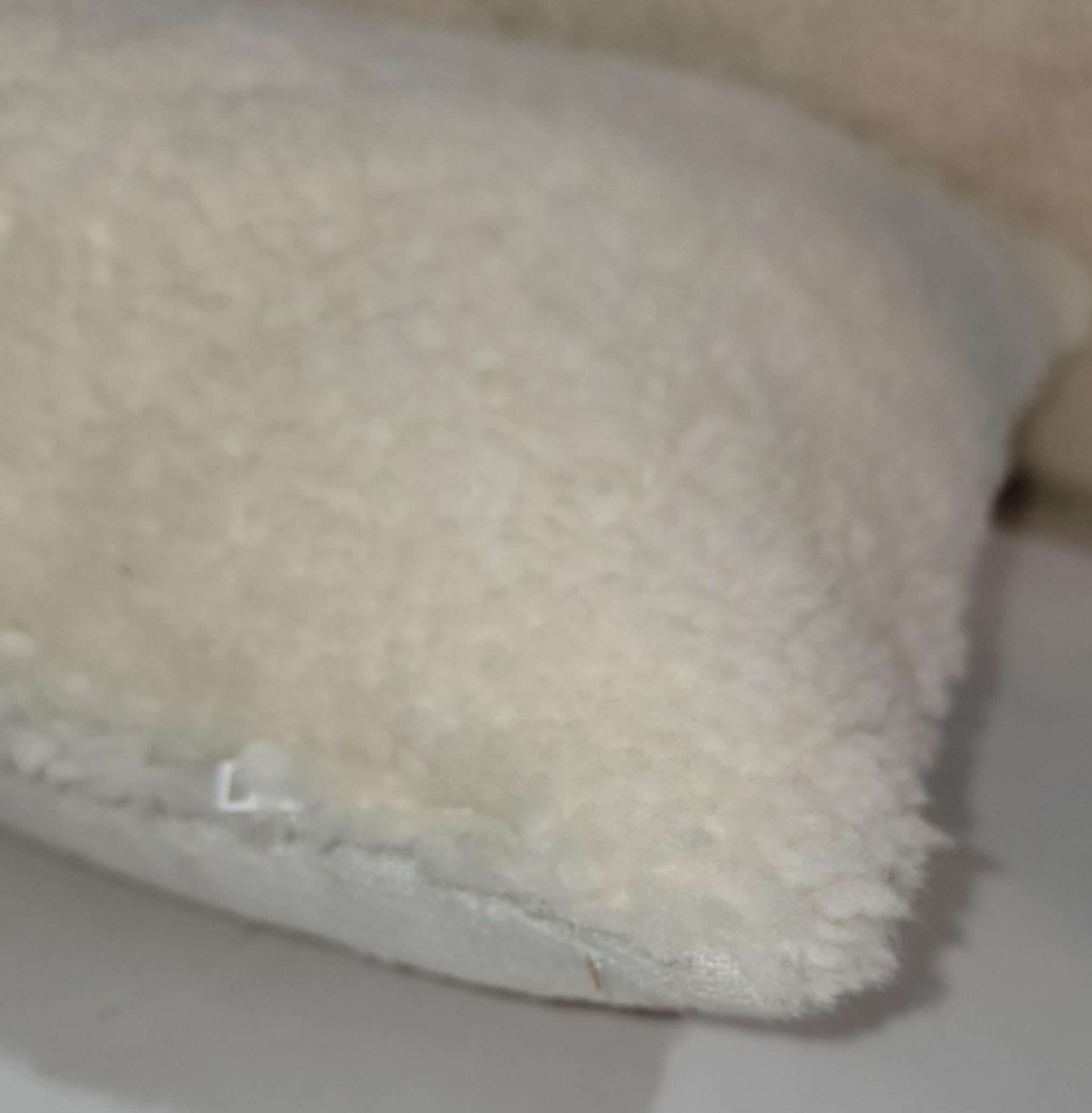 Fatto a mano Cuscini in pelle di pecora con supporto in lino homepun -3 in vendita