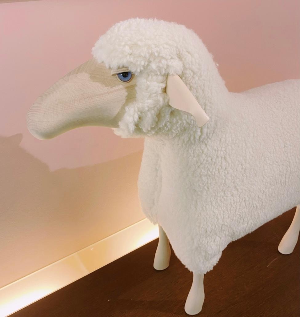 Handmade sheep white wool plush by Hans-Peter Krafft, Meier Germany.  In New Condition For Sale In Renens, CH
