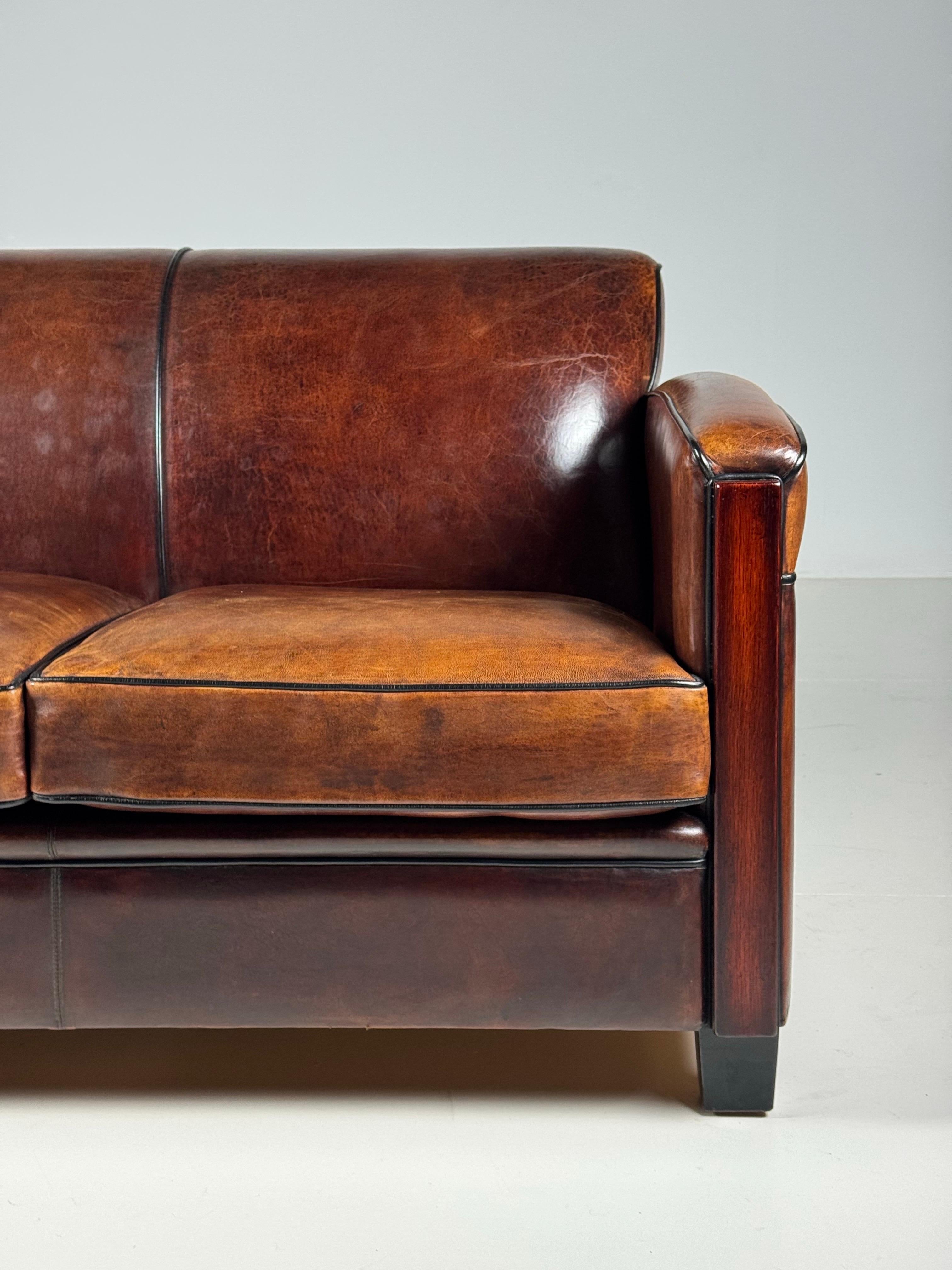 Sofa aus Schafsleder im Art Deco Stil (Ende des 20. Jahrhunderts) im Angebot
