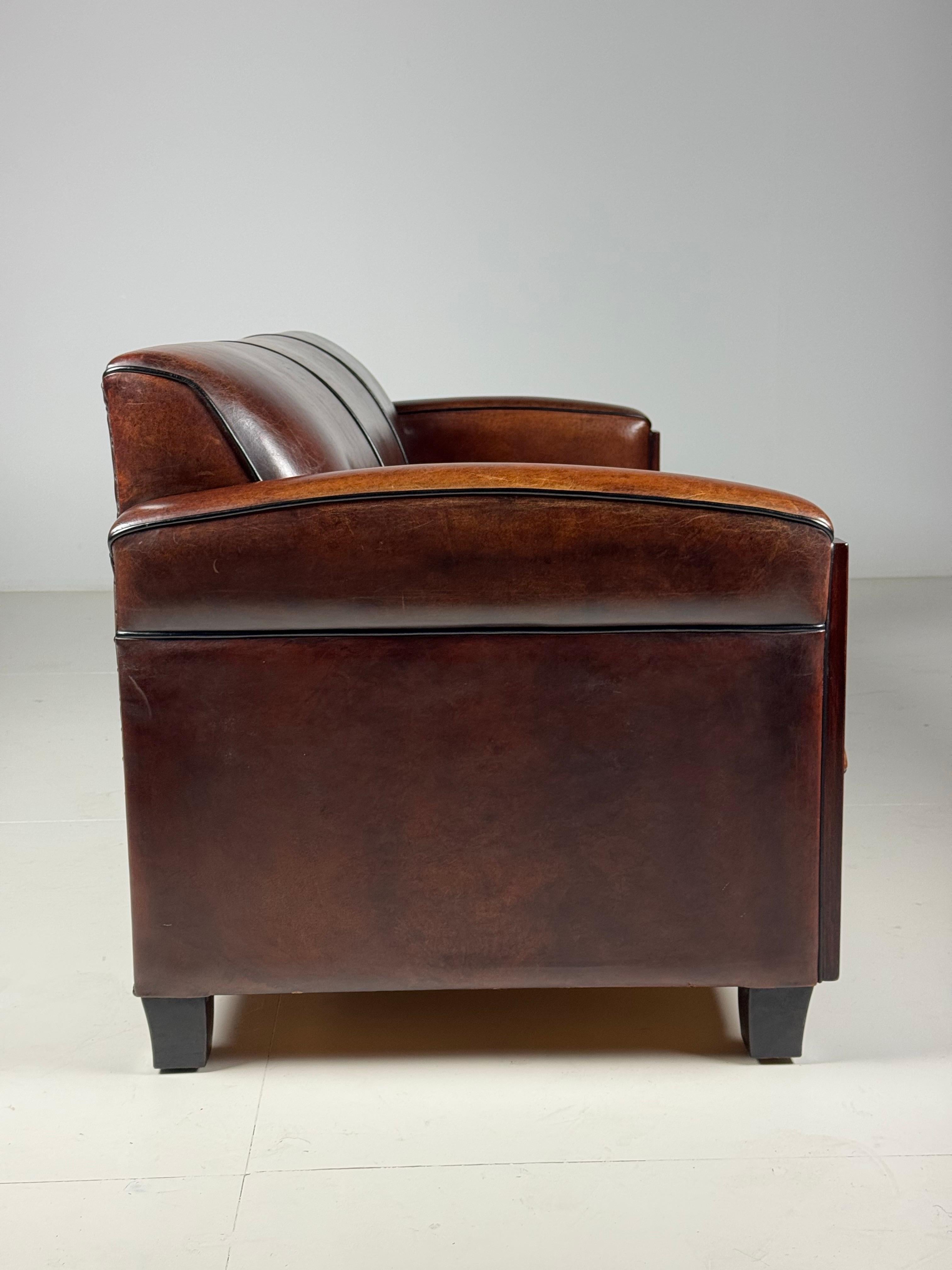 Sofa aus Schafsleder im Art Deco Stil (Schaffell und Schafleder) im Angebot
