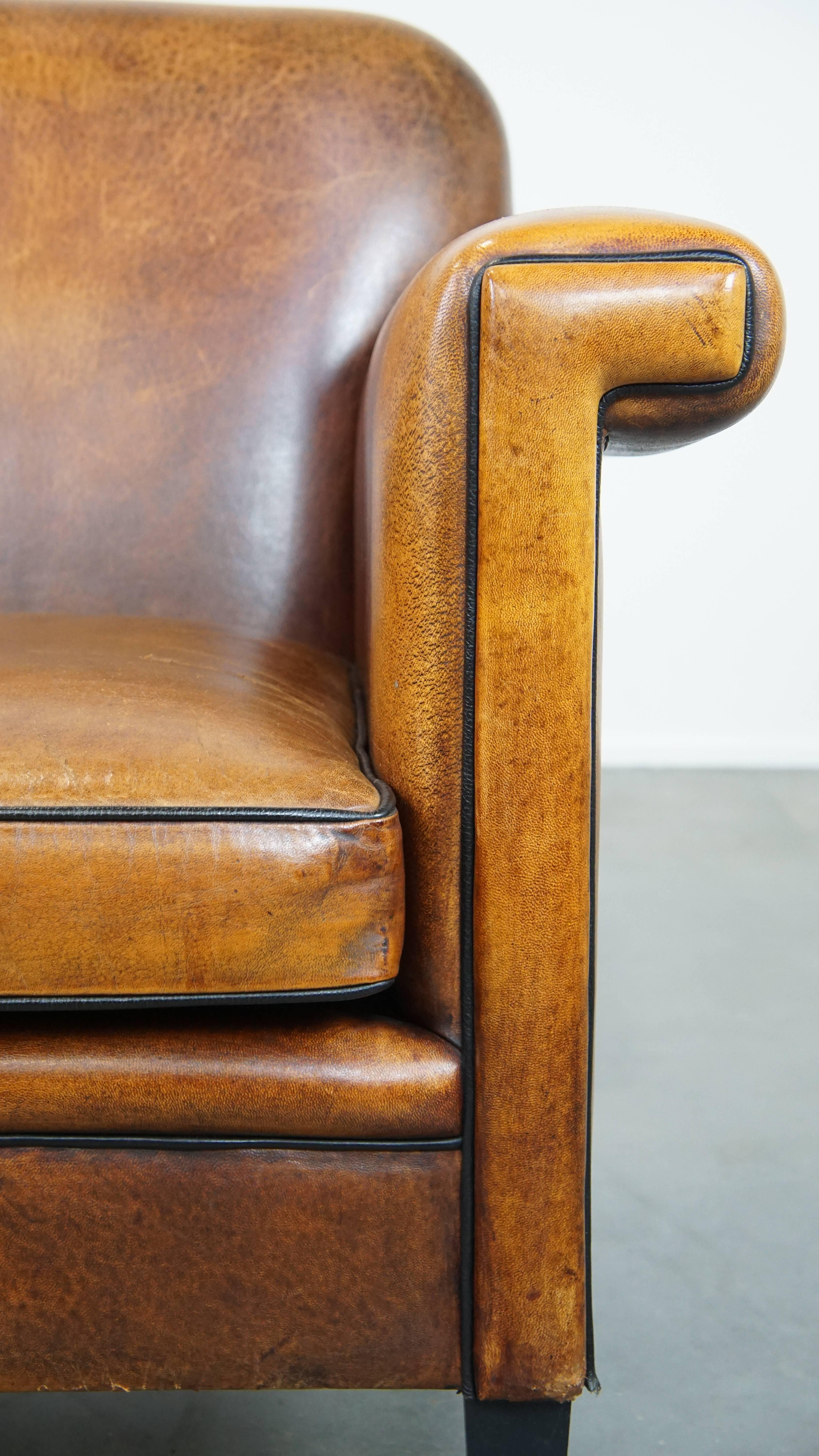 Art-Déco-Sessel aus Schafsleder in gutem Zustand, mit schwarzer Paspelierung im Angebot 7