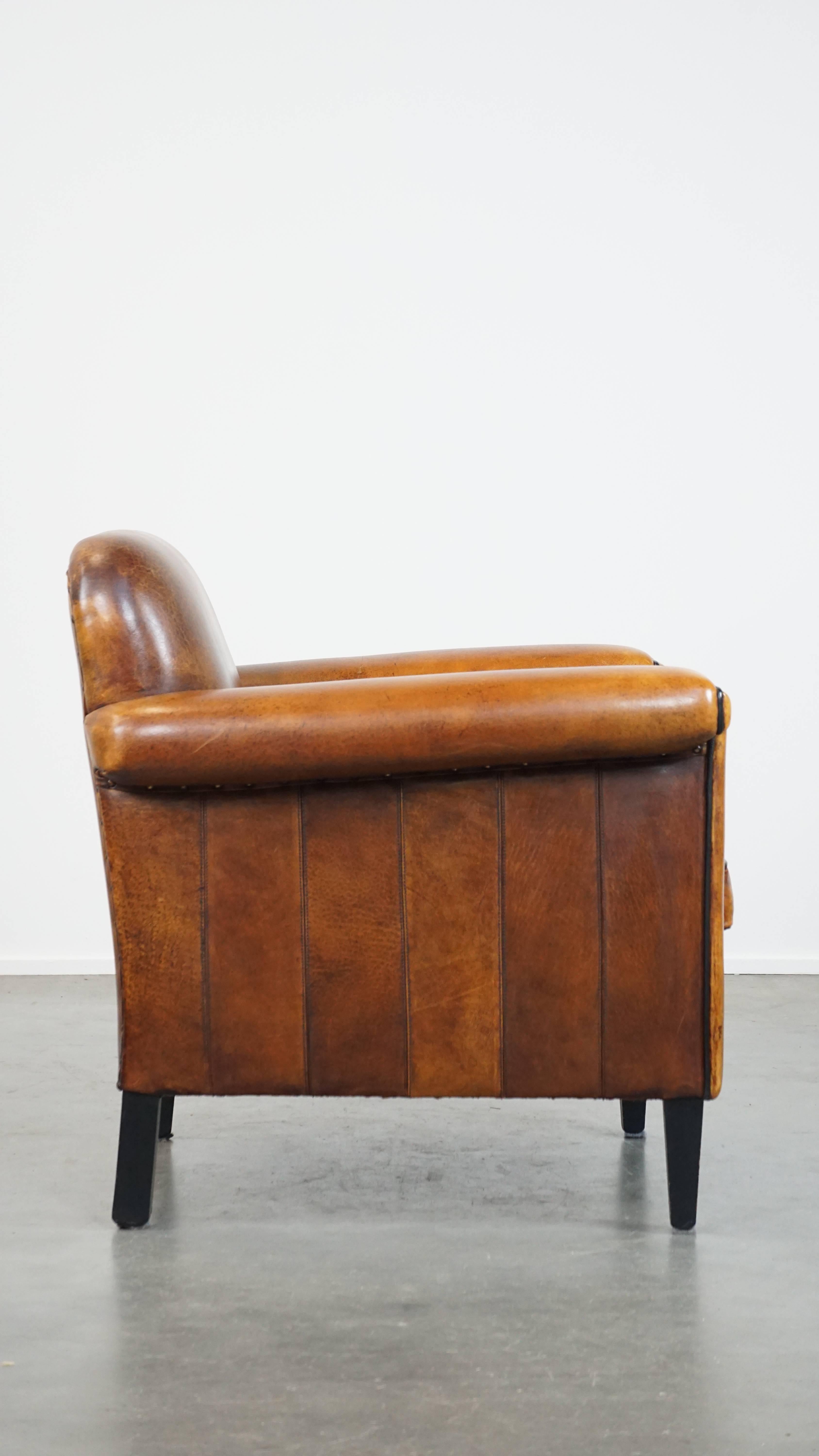 Art-Déco-Sessel aus Schafsleder in gutem Zustand, mit schwarzer Paspelierung (Art déco) im Angebot