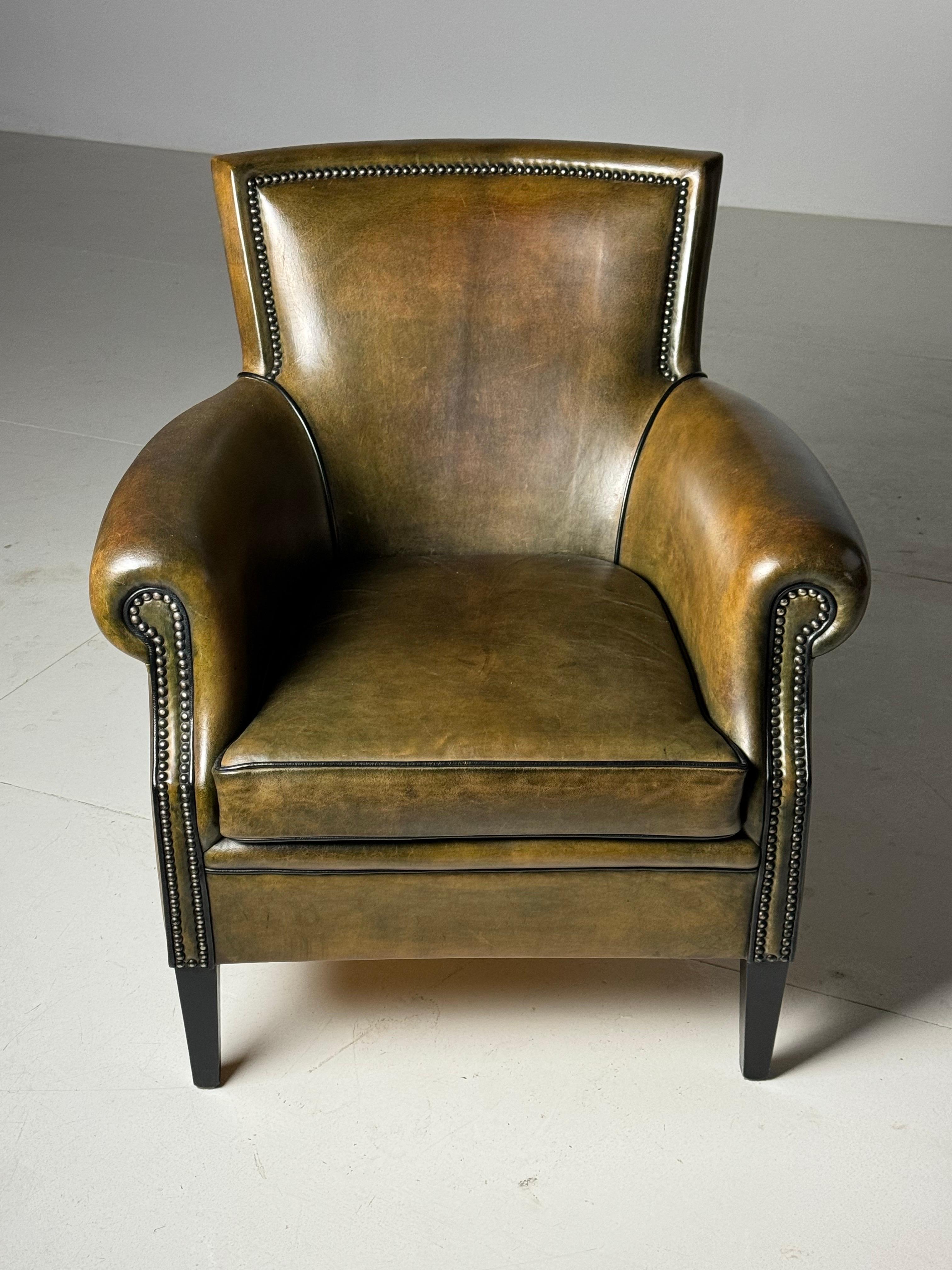 Sheepskin clubchair green leather For Sale 5
