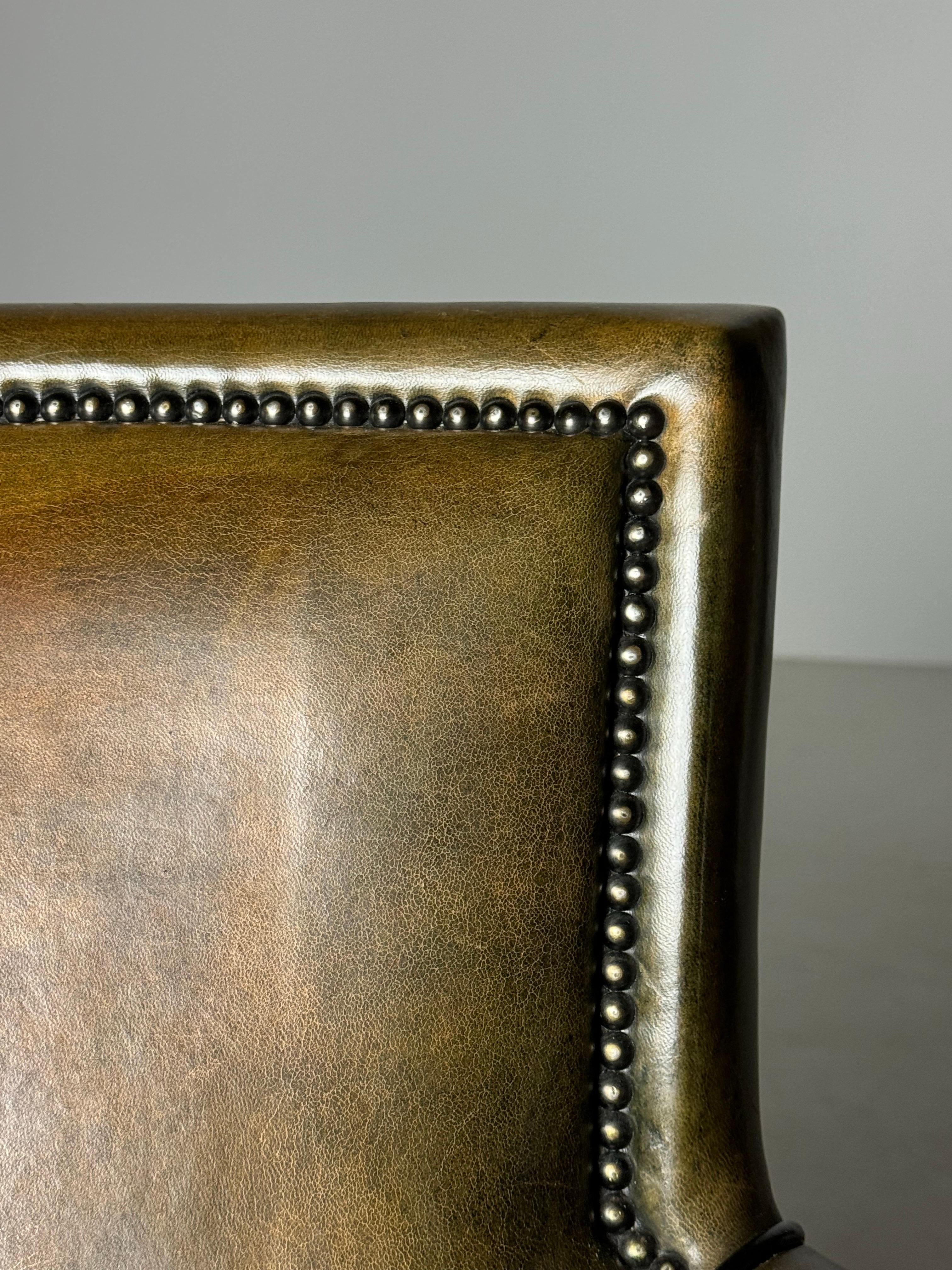 Sheepskin clubchair green leather For Sale 4