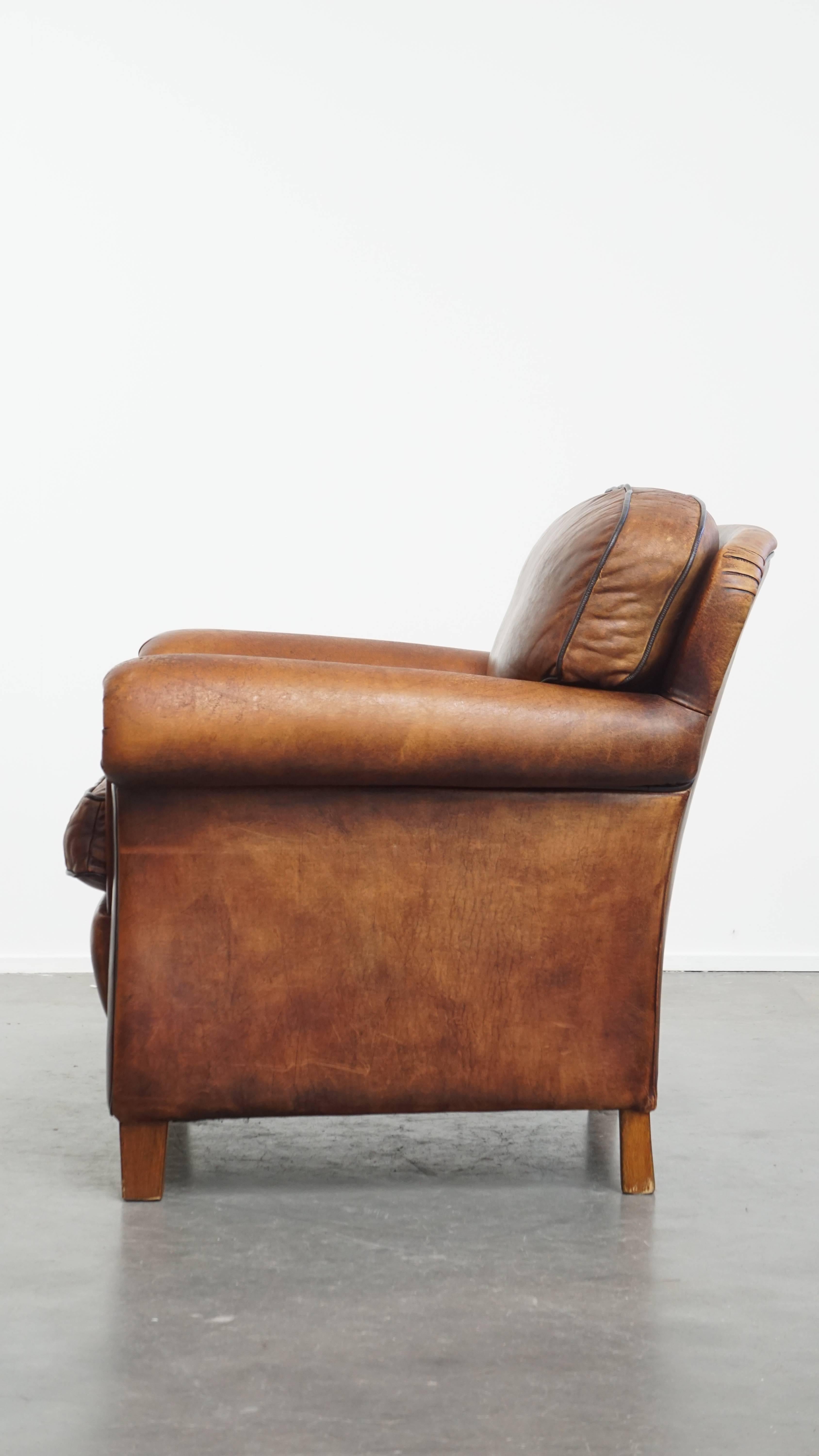 Sillón de piel de oveja de estilo inglés en Bastante bueno estado para la venta en Harderwijk, NL