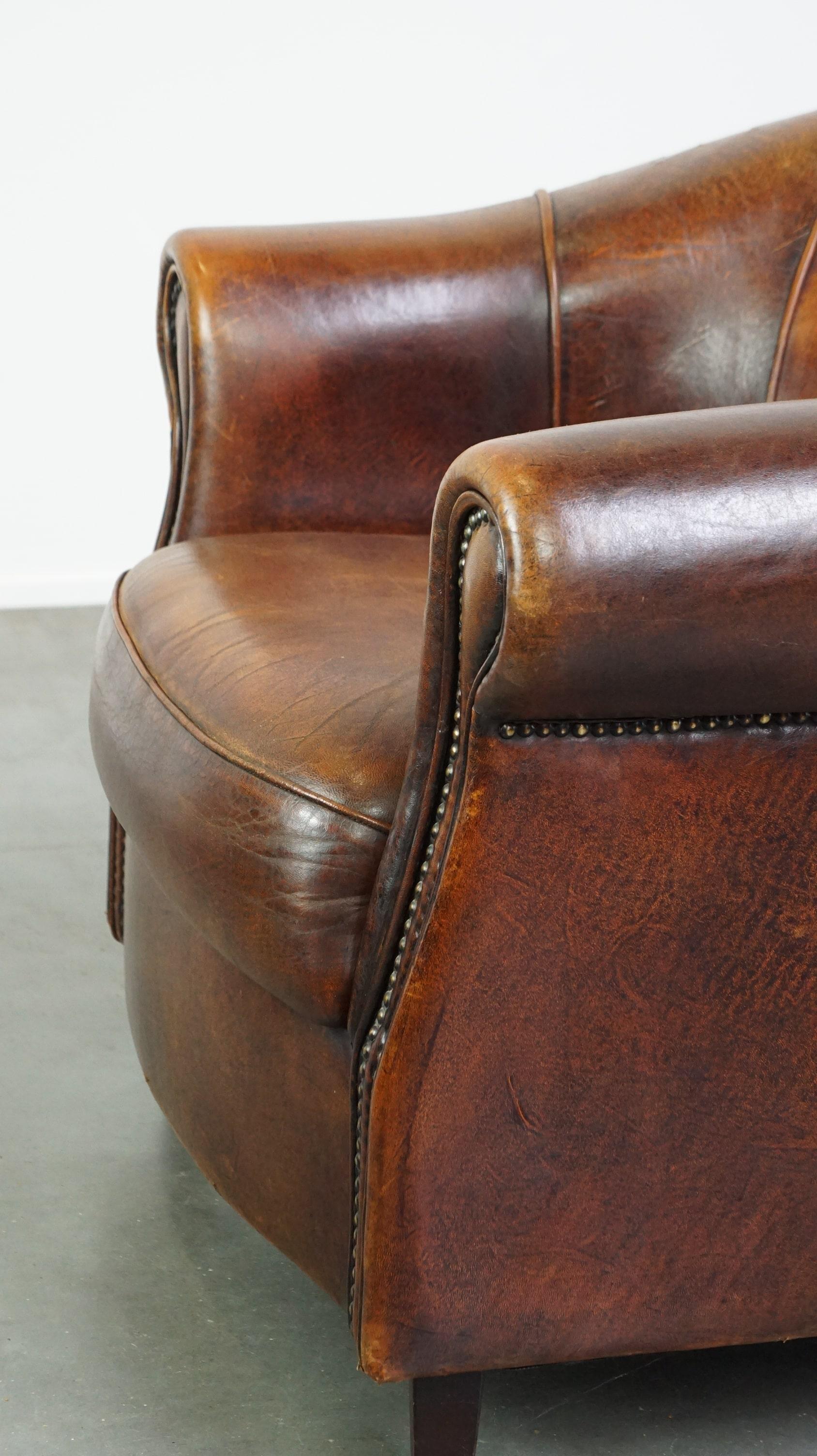 Sheepskin leather club armchair with beautiful colors and comfortable seating For Sale 7