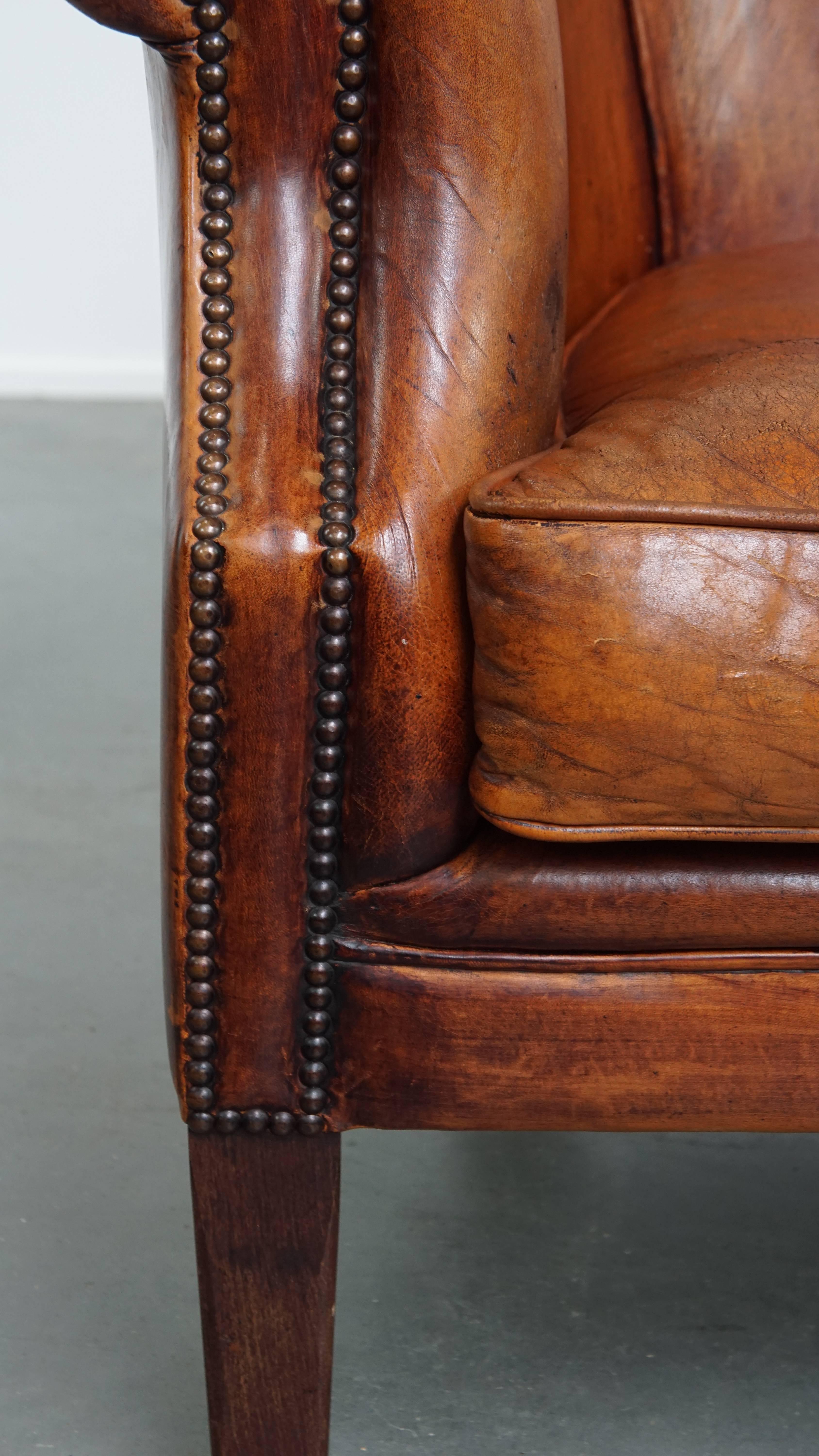 Fauteuil club en cuir de mouton en vente 6