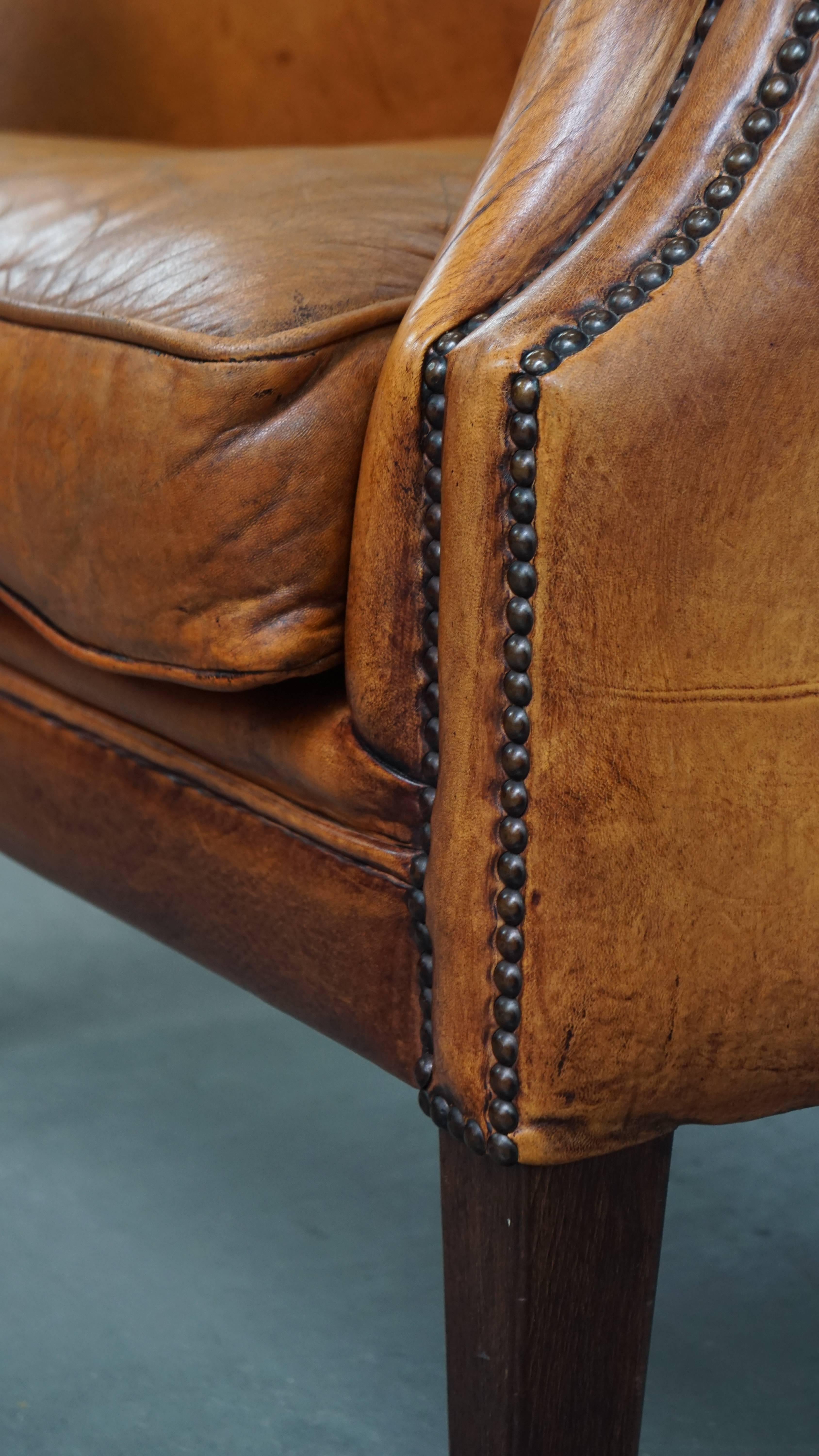 Fauteuil club en cuir de mouton en vente 7
