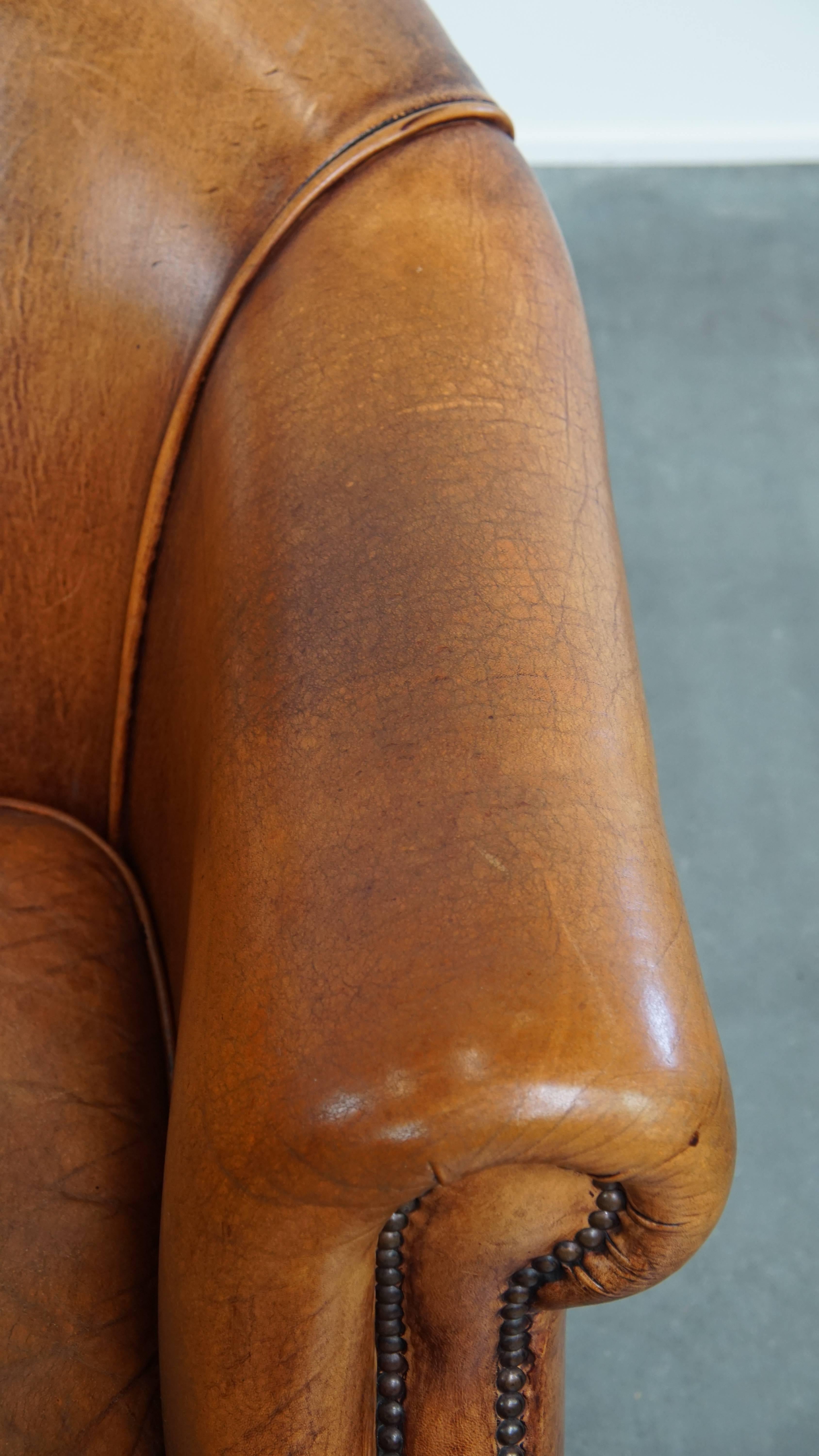 Fauteuil club en cuir de mouton en vente 1