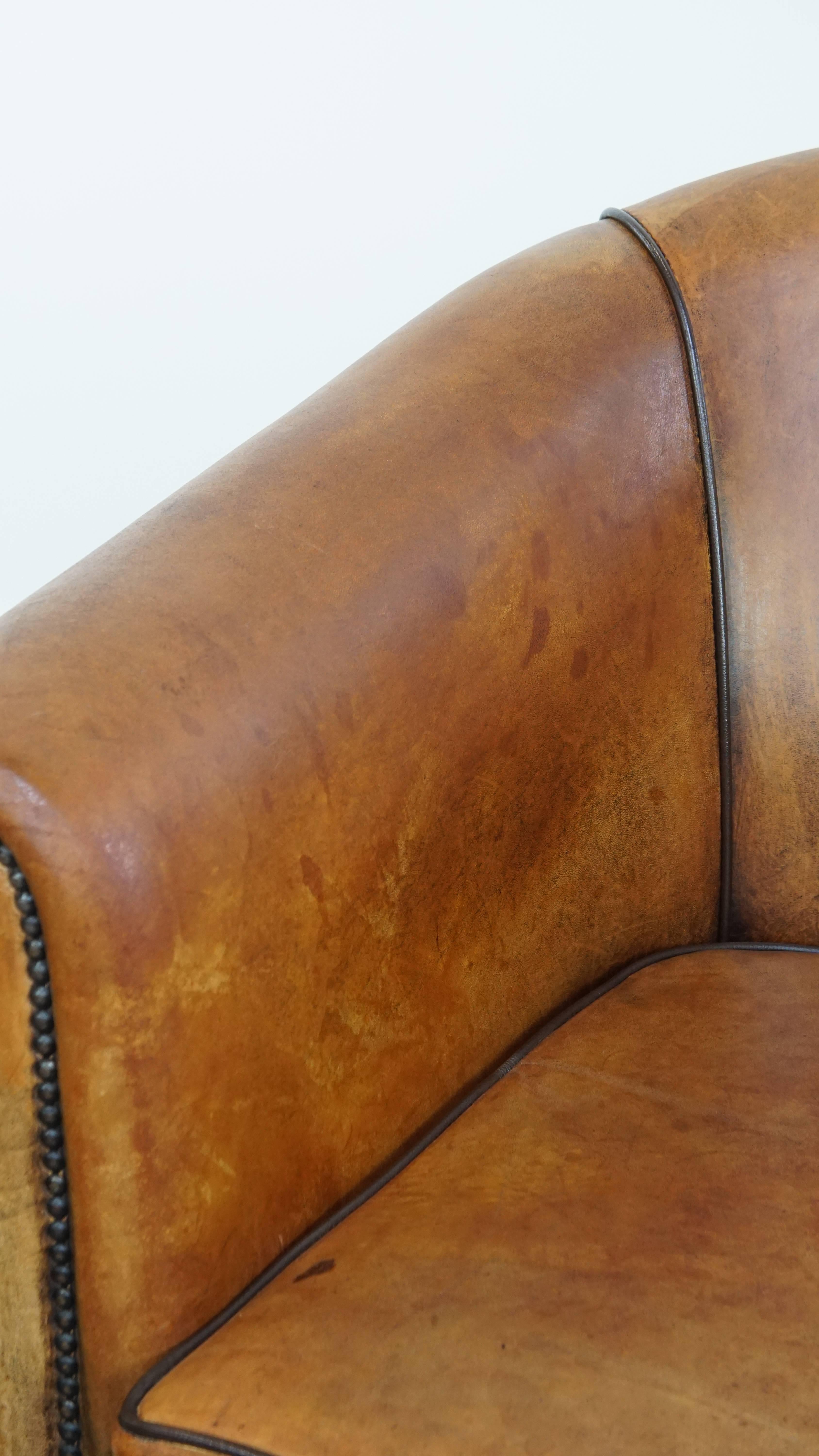 Sheepskin Leather Club Chair in English Style For Sale 4