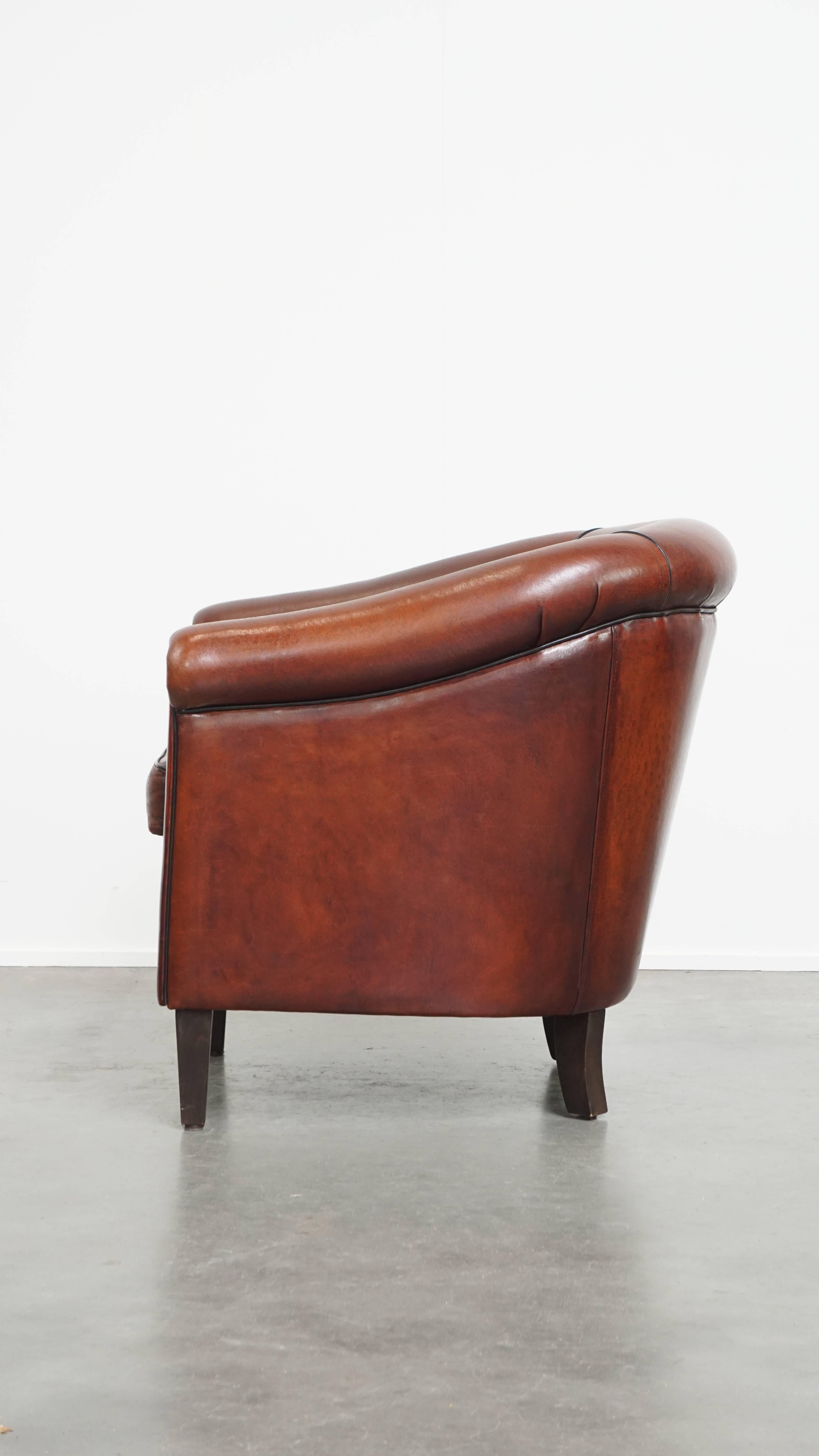 Silla Club de piel de oveja con ribete negro en Bueno estado para la venta en Harderwijk, NL