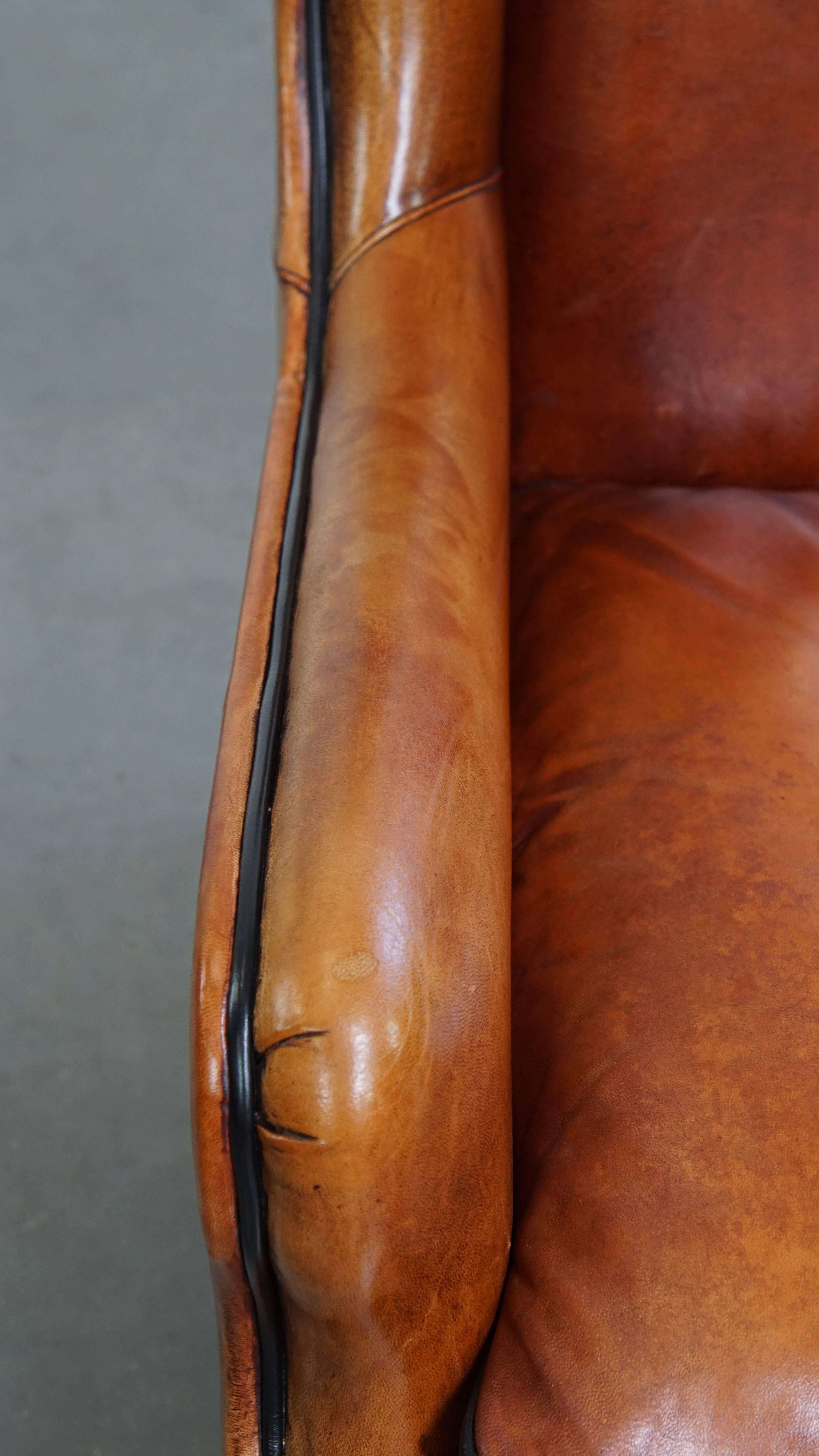 Silla Wingback de Piel de Oveja con Ribete Negro Cuero en venta