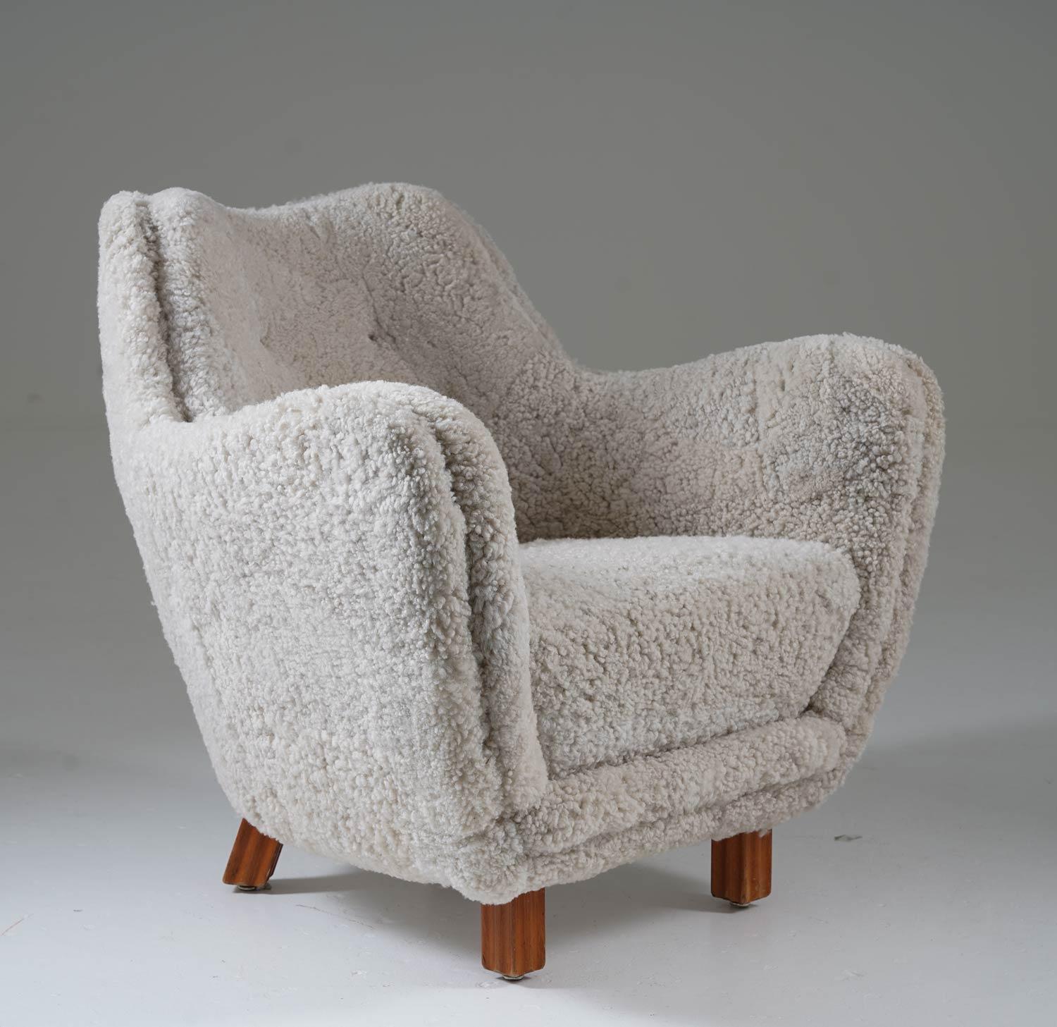 Sheepskin Modern Lounge chairs by Sten Wicéns Möbelfabrik 1950s, Sweden In Good Condition In Karlstad, SE