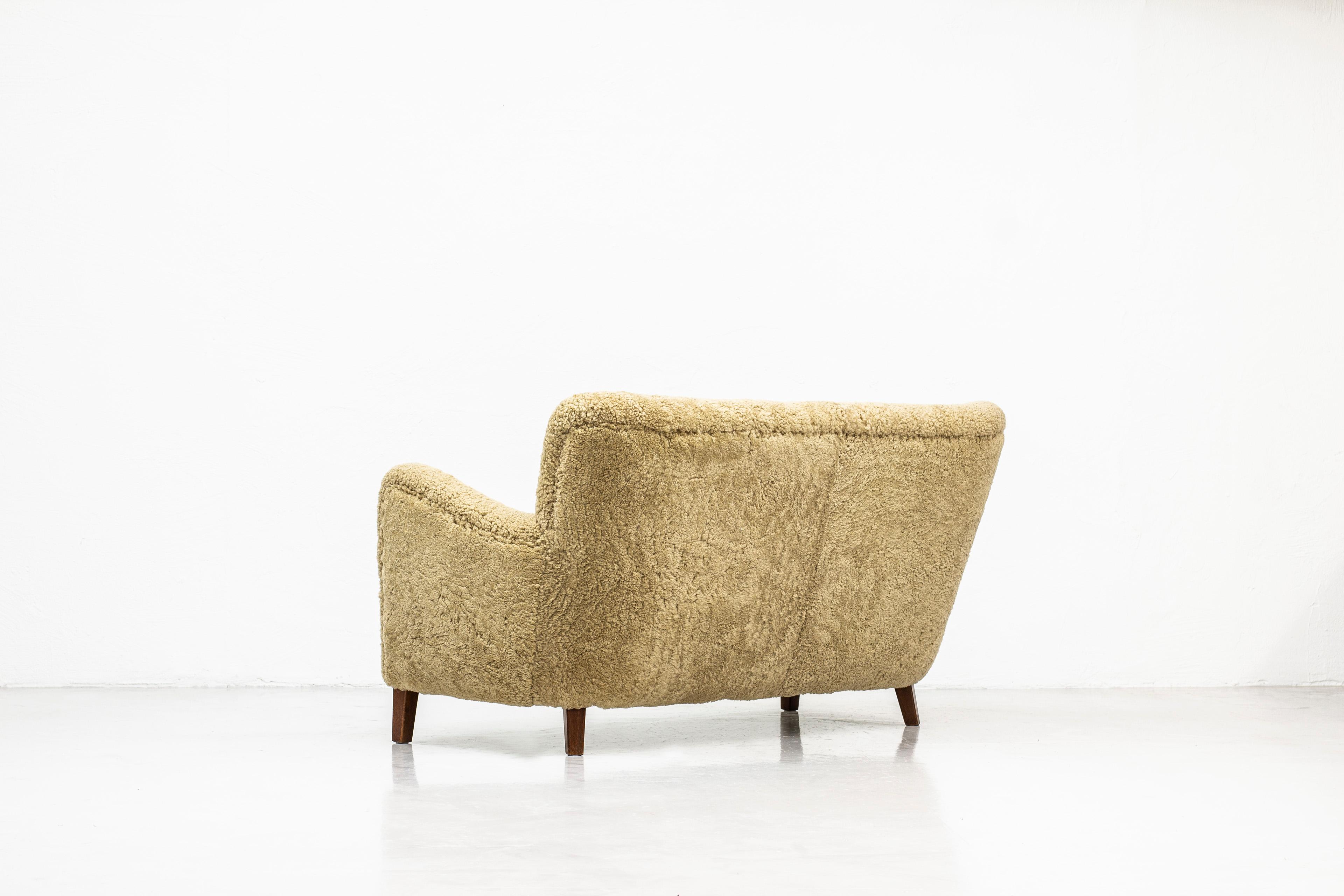 Scandinavian Modern Sheepskin Sofa by Fritz Hansen, Denmark, 1940s