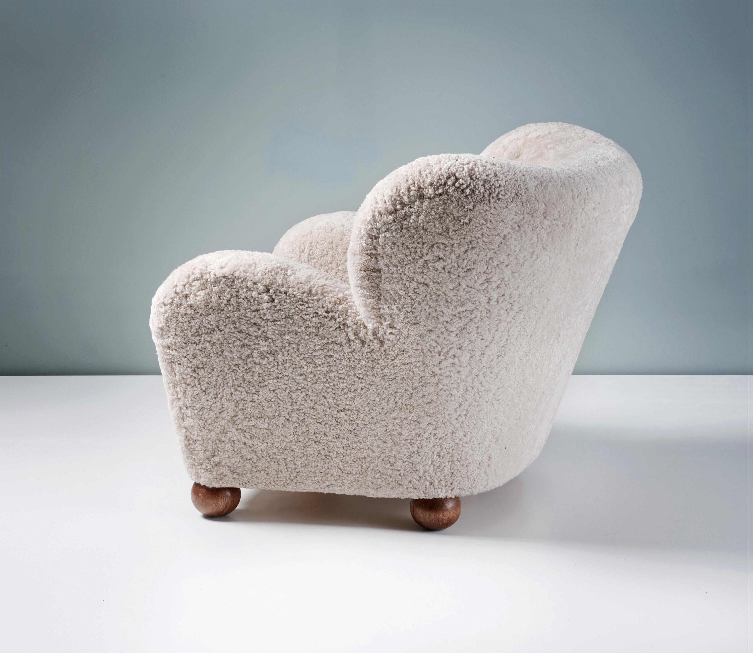 Sheepskin Wing Chair attributed to Marta Blomstedt for Hotel Aulanko  For Sale 2
