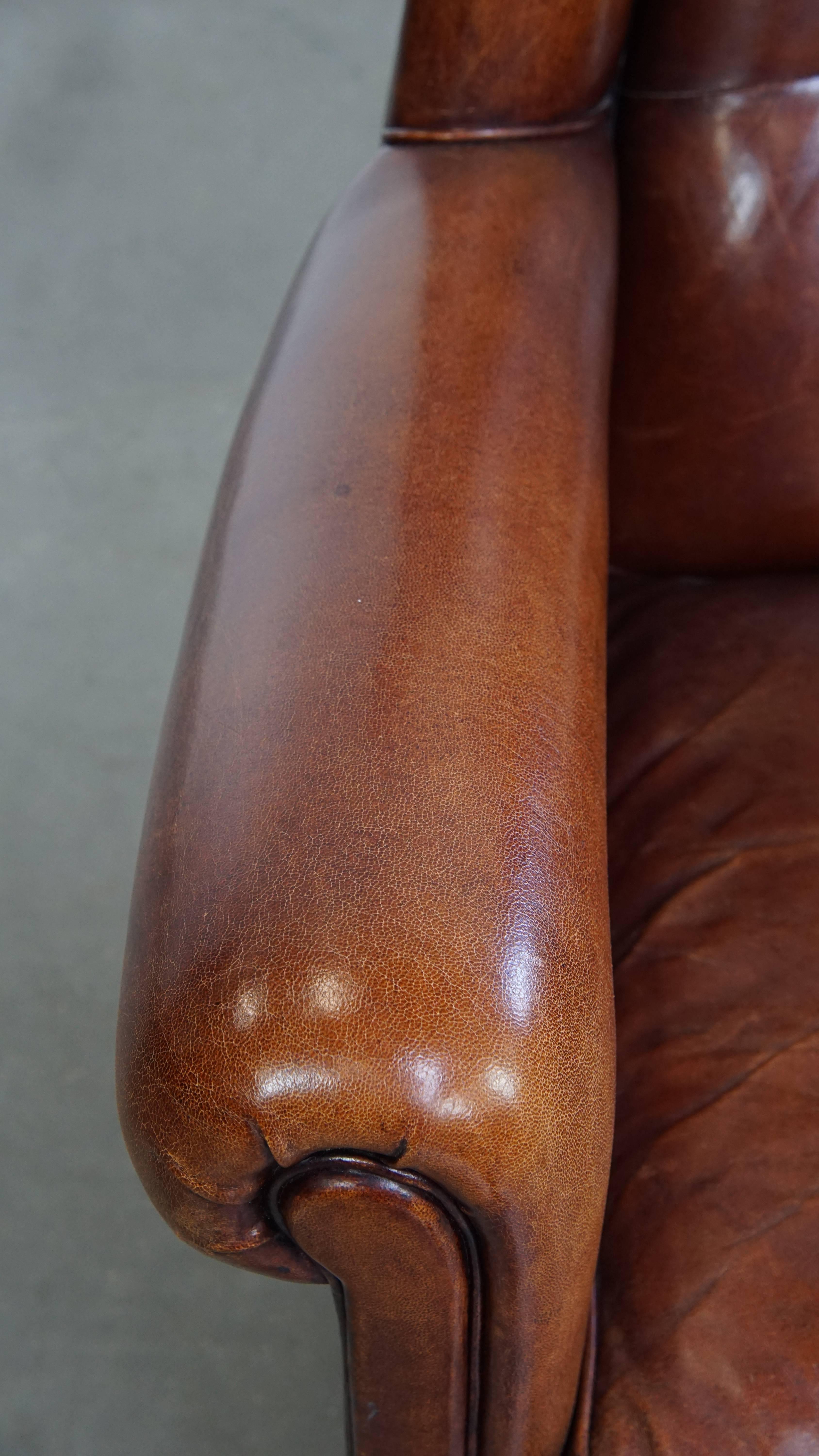 Sheepskin Wingback Chair Cuero en venta