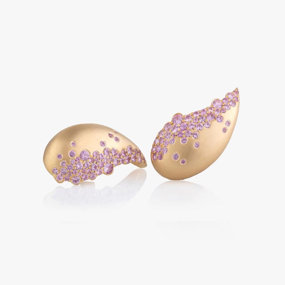 Ohrringe aus durchsichtigem 18 Karat Gold mit rosa Saphir (Rundschliff) im Angebot
