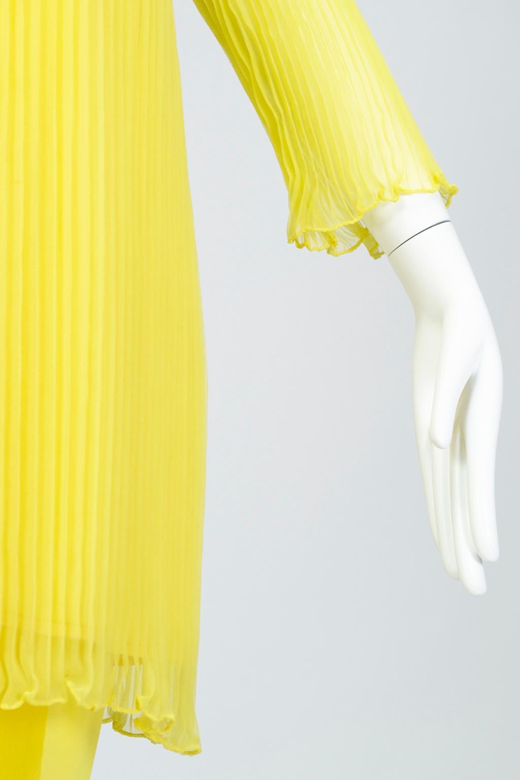 Ensemble tunique plissée et pantalon cigarette jaune transparent orné de bijoux - Taille XS, années 1960 en vente 5